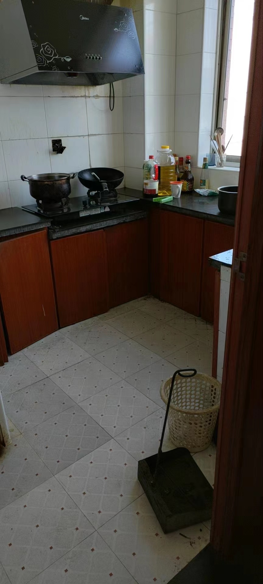 世纪新庄 3室2厅2卫 1080.0元/月 世纪新庄 3室2厅2卫 1080.0元/月室内图