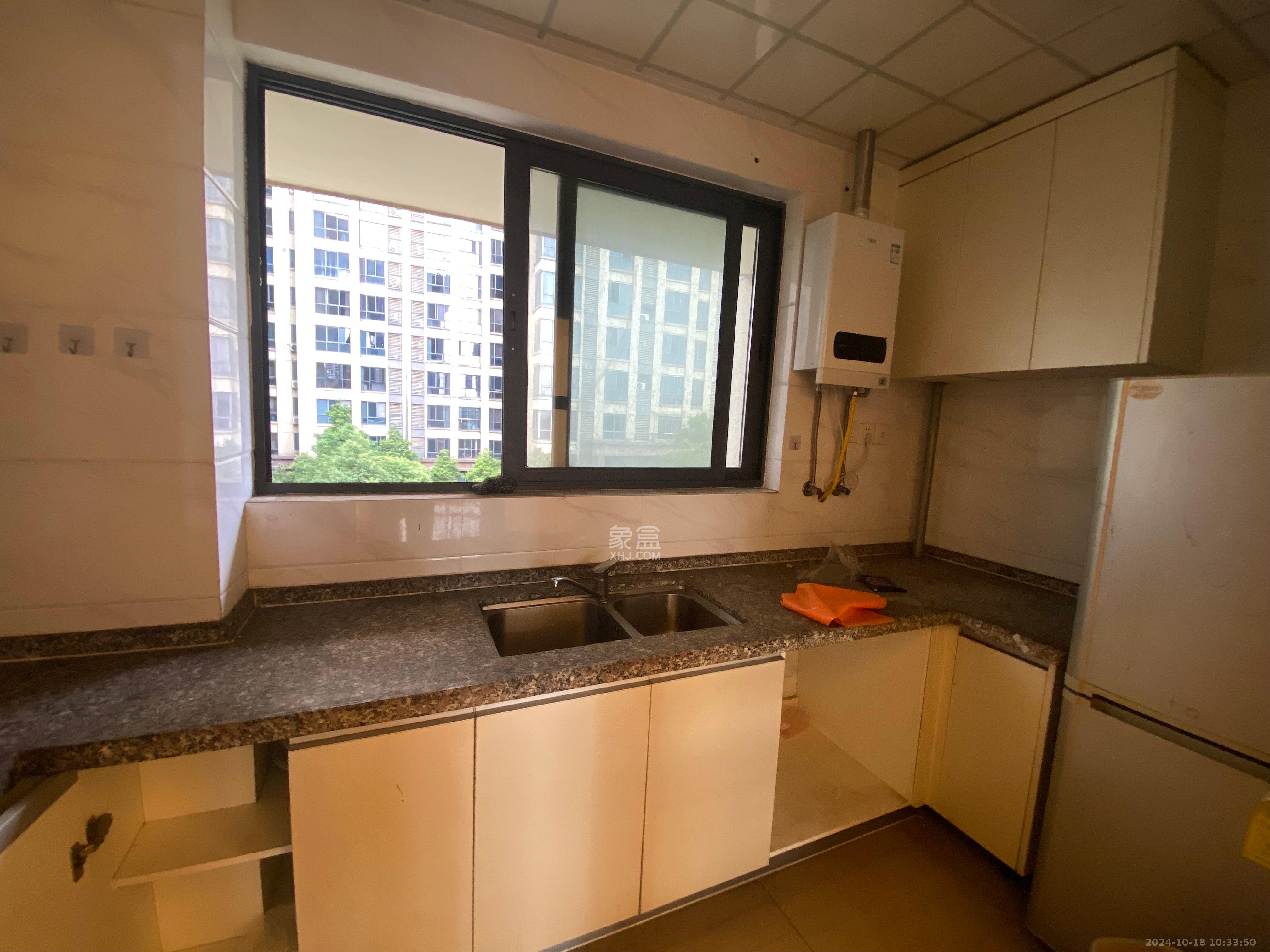 碧桂园南城首府(东宸林海) 4室2厅2卫 2800.0元/月 碧桂园南城首府(东宸林海) 4室2厅2卫 2800.0元/月室内图