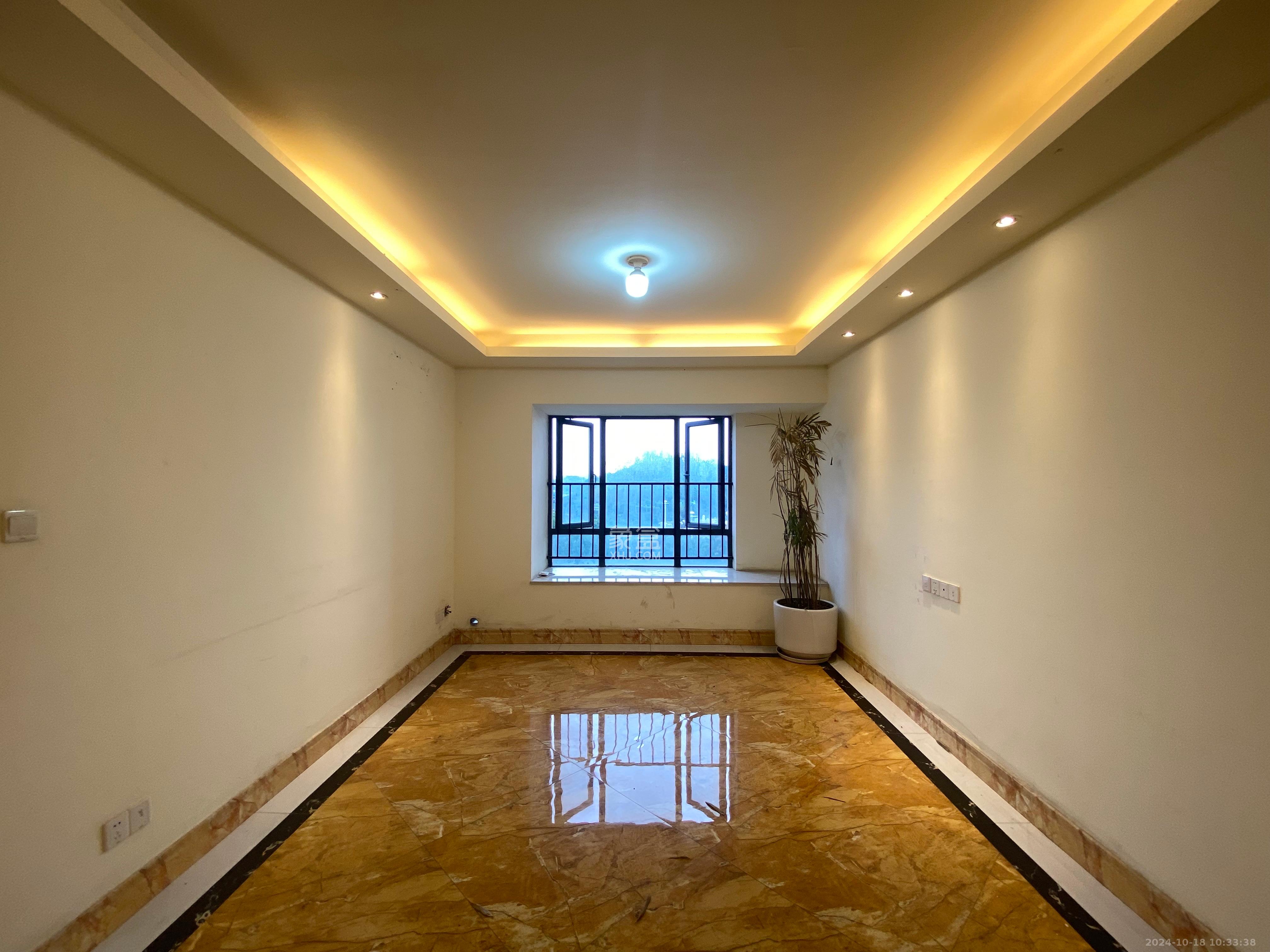 碧桂园南城首府(东宸林海) 4室2厅2卫 2800.0元/月 碧桂园南城首府(东宸林海) 4室2厅2卫 2800.0元/月室内图