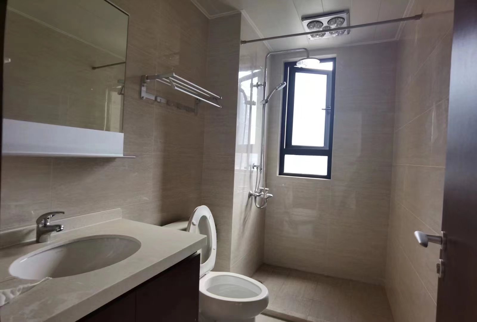 汇金城/嘉华城(二期、三期) 3室2厅1卫 2800.0元/月 汇金城/嘉华城(二期、三期) 3室2厅1卫 2800.0元/月室内图