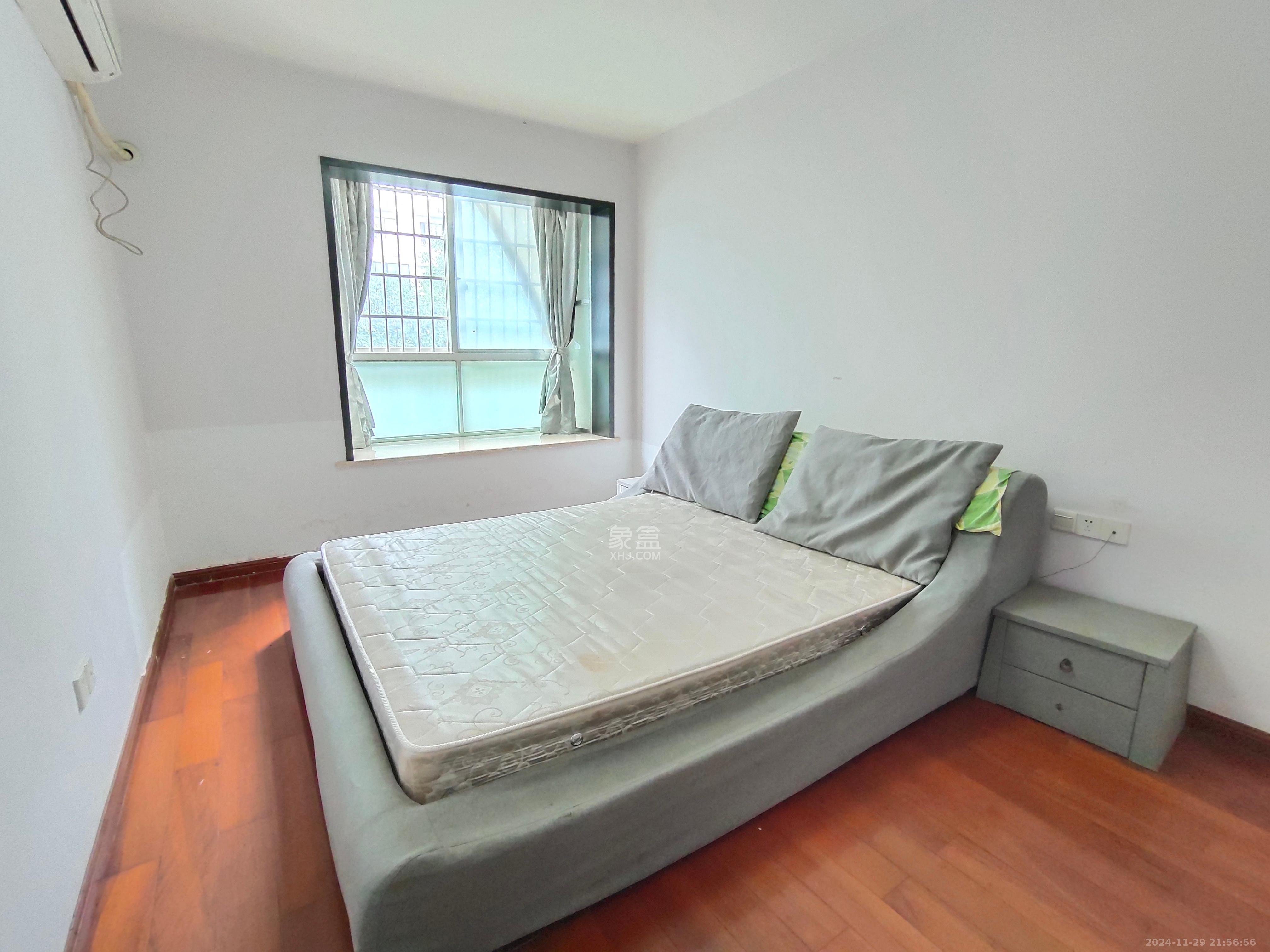 阳光100三期 2室2厅1卫 2400.0元/月 阳光100三期 2室2厅1卫 2400.0元/月室内图