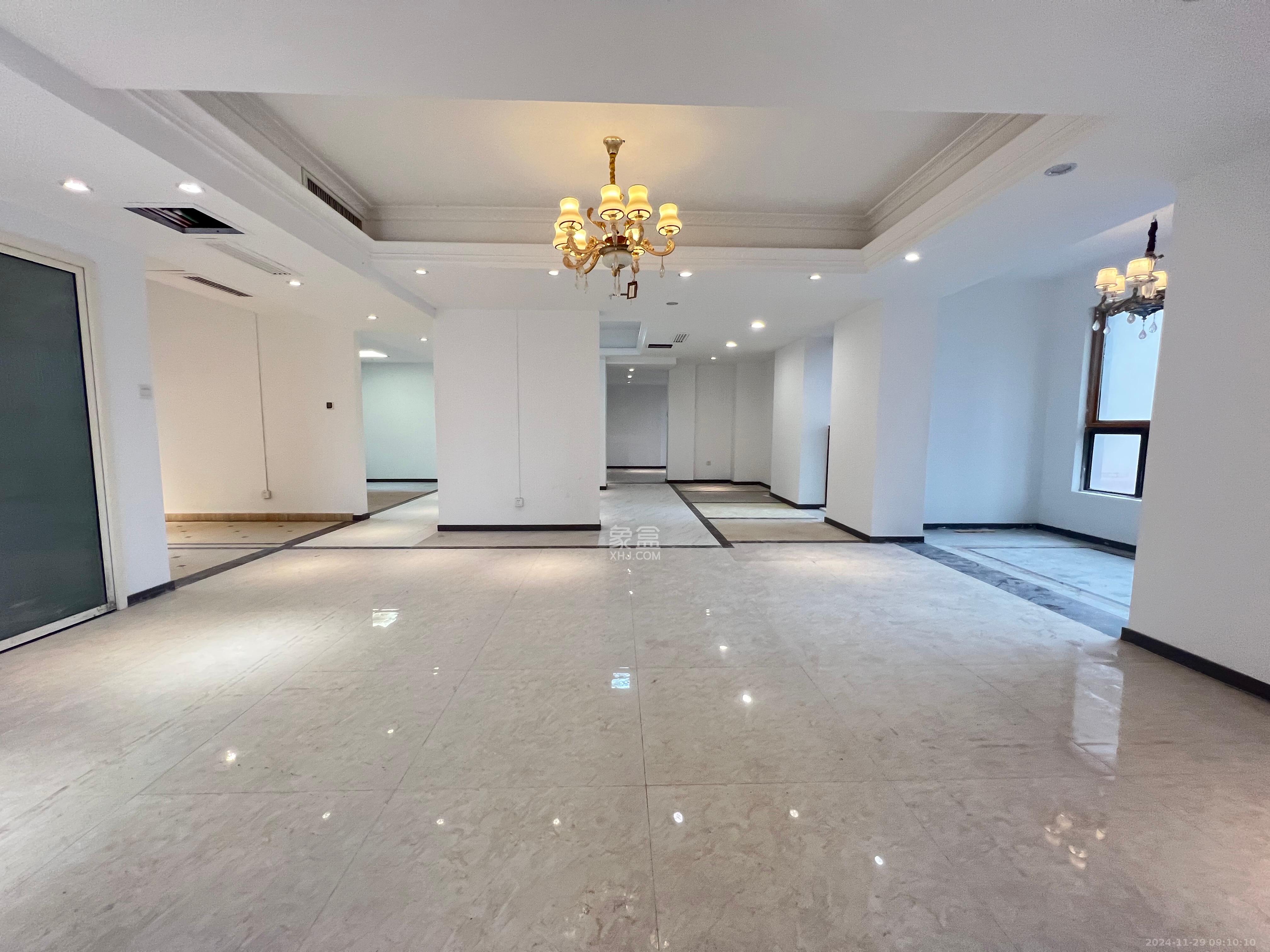 华晨国际公馆 8室2厅1卫 7500.0元/月 华晨国际公馆 8室2厅1卫 7500.0元/月室内图