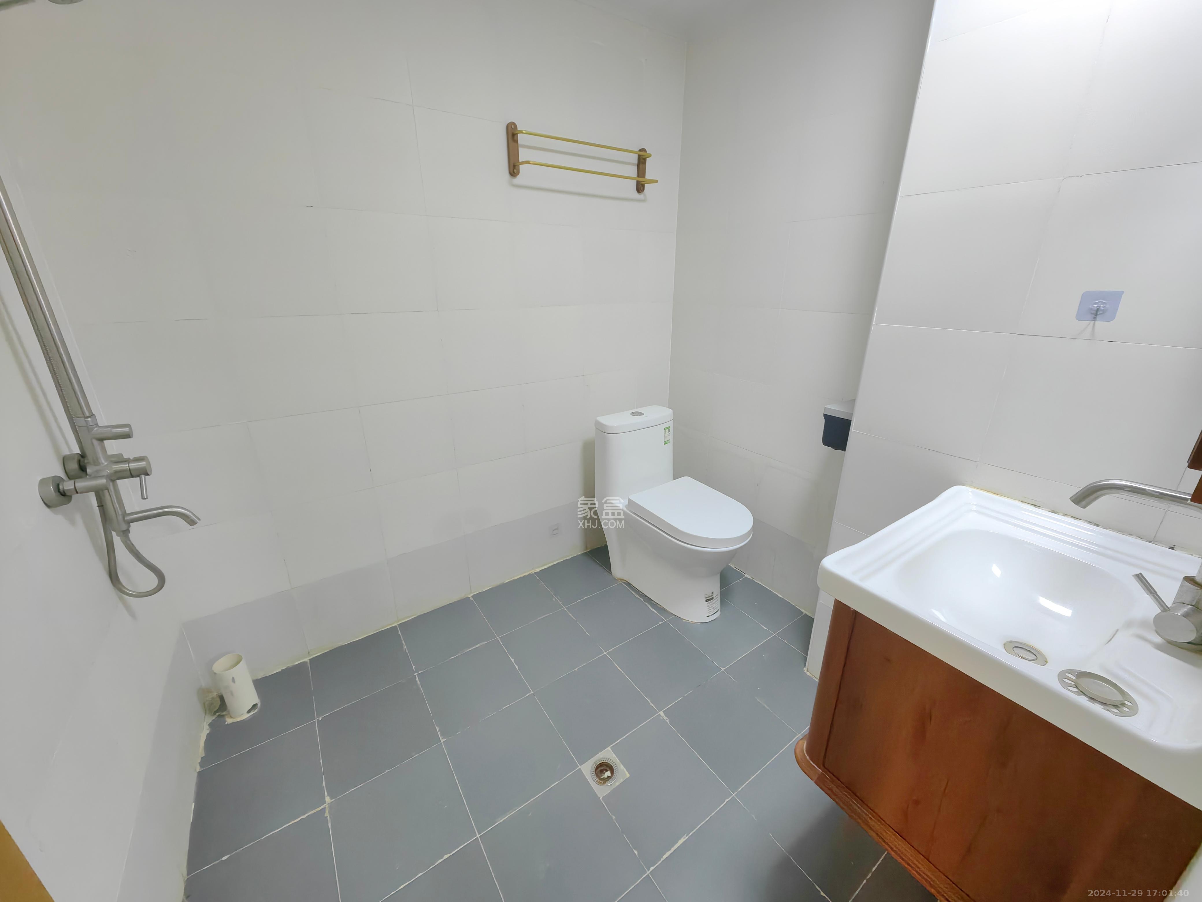 建发央著  3室2厅1卫   3500.00元/月室内图