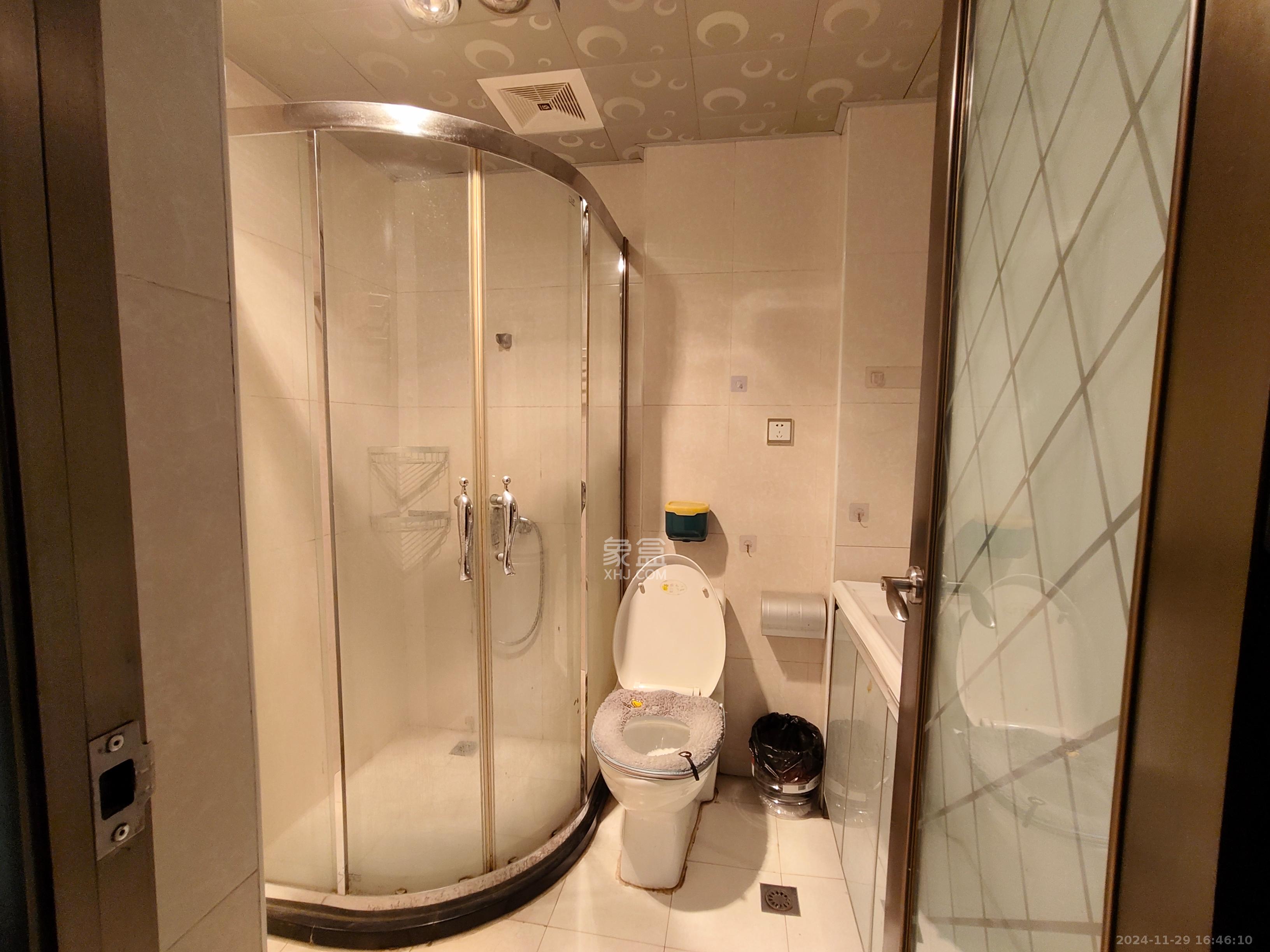 佳美星城  3室2厅2卫    1800.0元/月 佳美星城  3室2厅2卫    1800.0元/月室内图