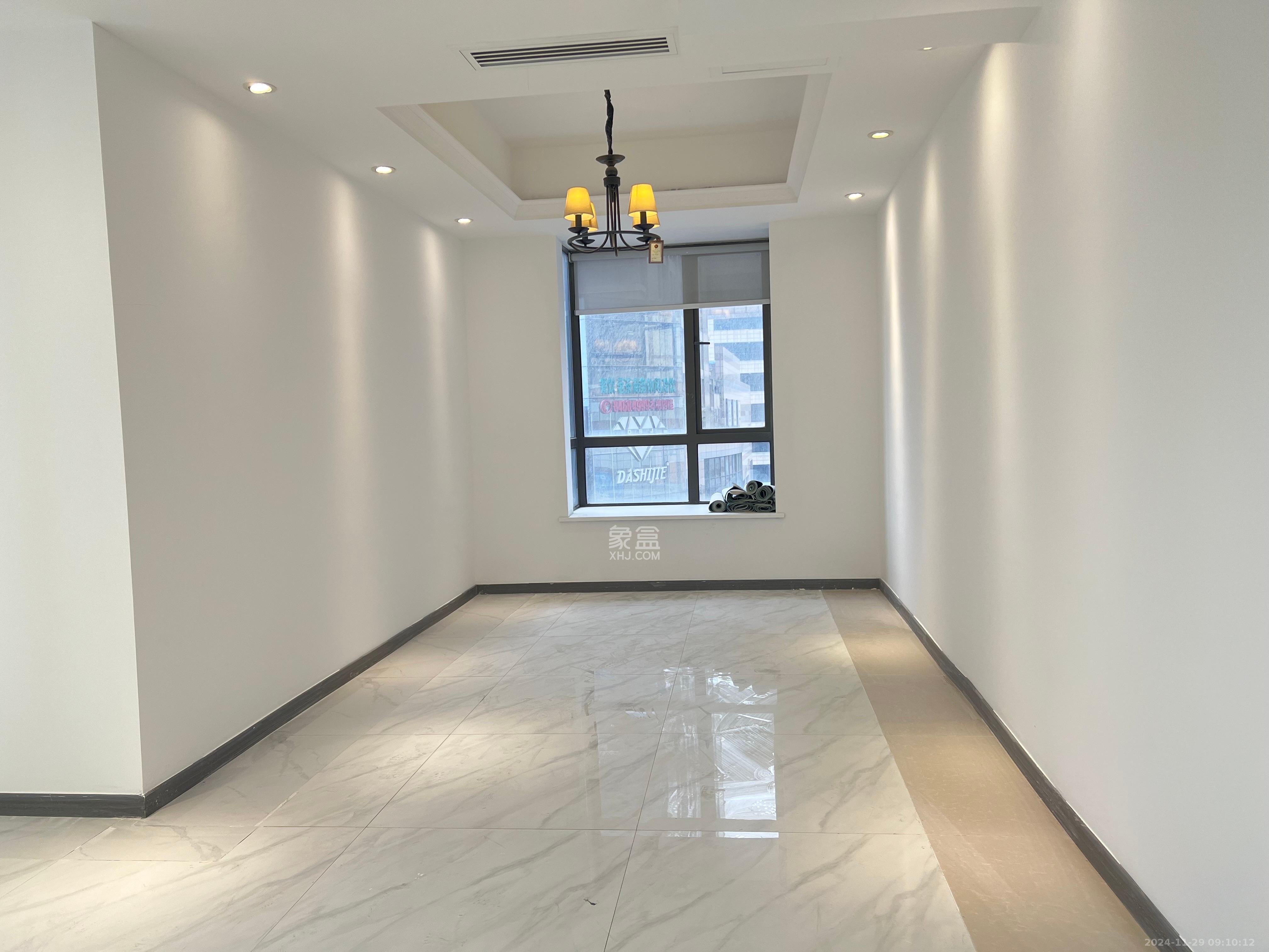 华晨国际公馆 8室2厅1卫 7500.0元/月 华晨国际公馆 8室2厅1卫 7500.0元/月室内图