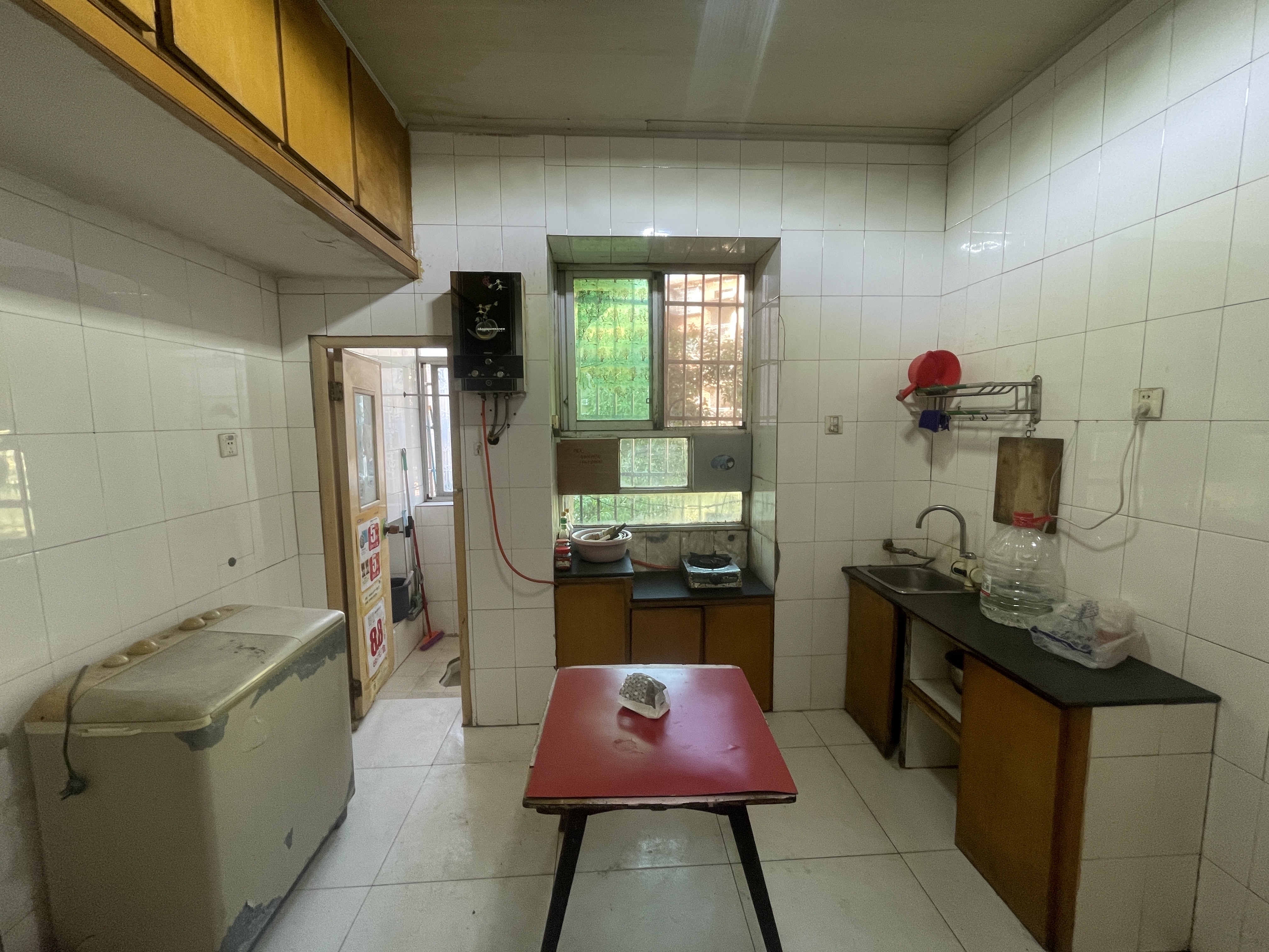 银桥小区  2室2厅1卫    22.0万 银桥小区  2室2厅1卫    22.0万客厅