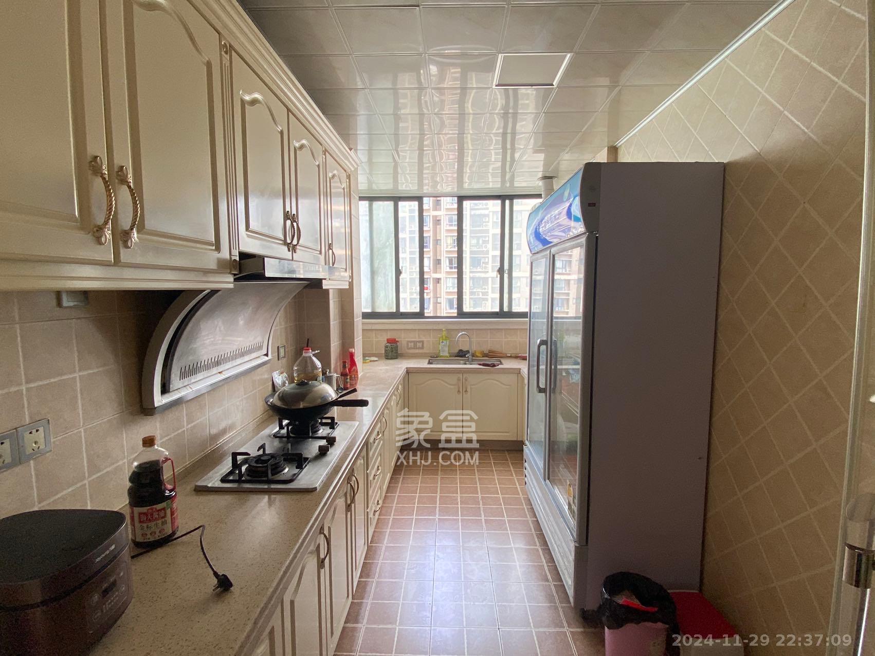 湘江世纪城富湾国际 5室2厅2卫 10000.0元/月 湘江世纪城富湾国际 5室2厅2卫 10000.0元/月室内图