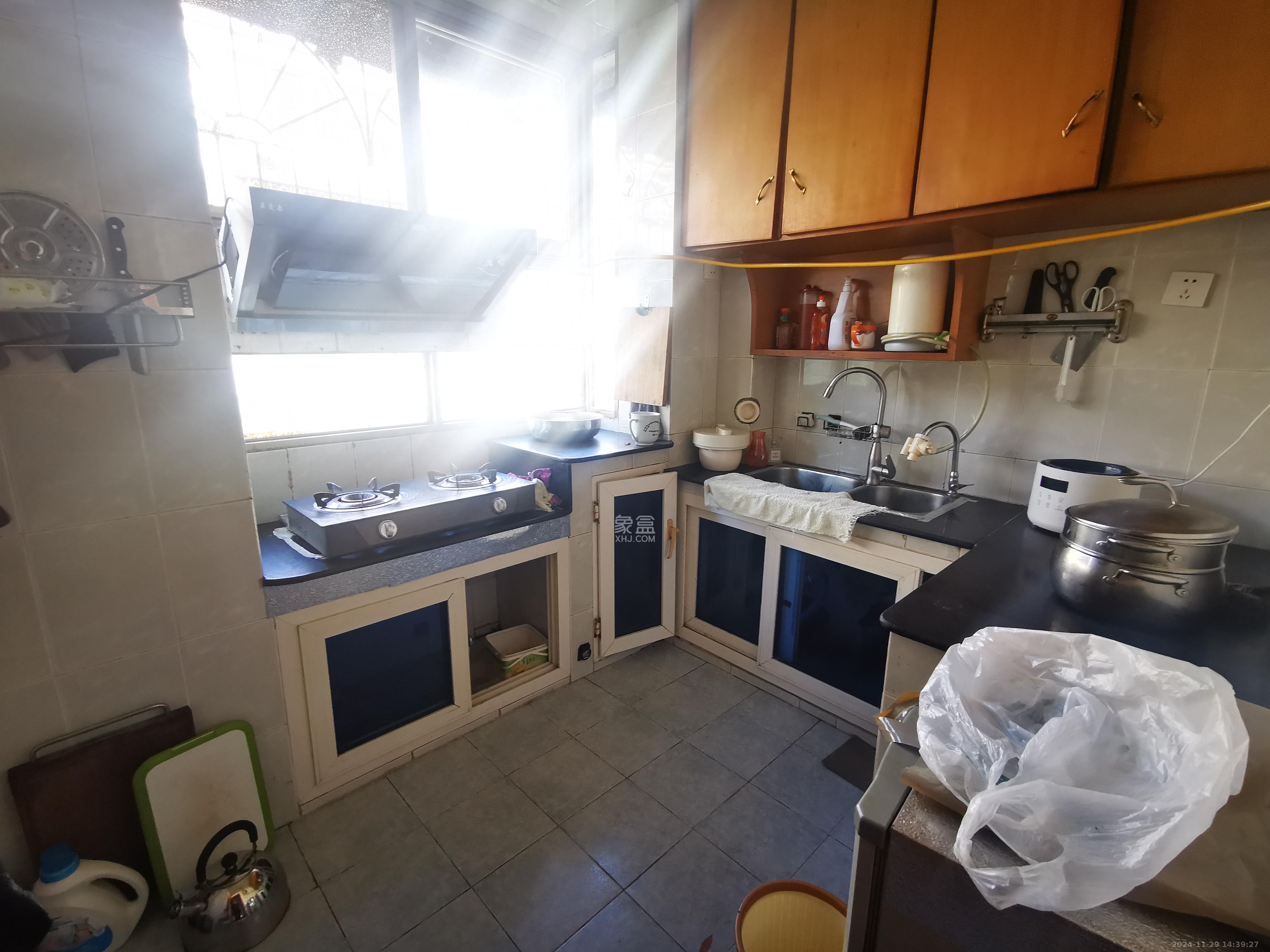 省水院宿舍 3室1厅1卫 3000.0元/月 省水院宿舍 3室1厅1卫 3000.0元/月室内图