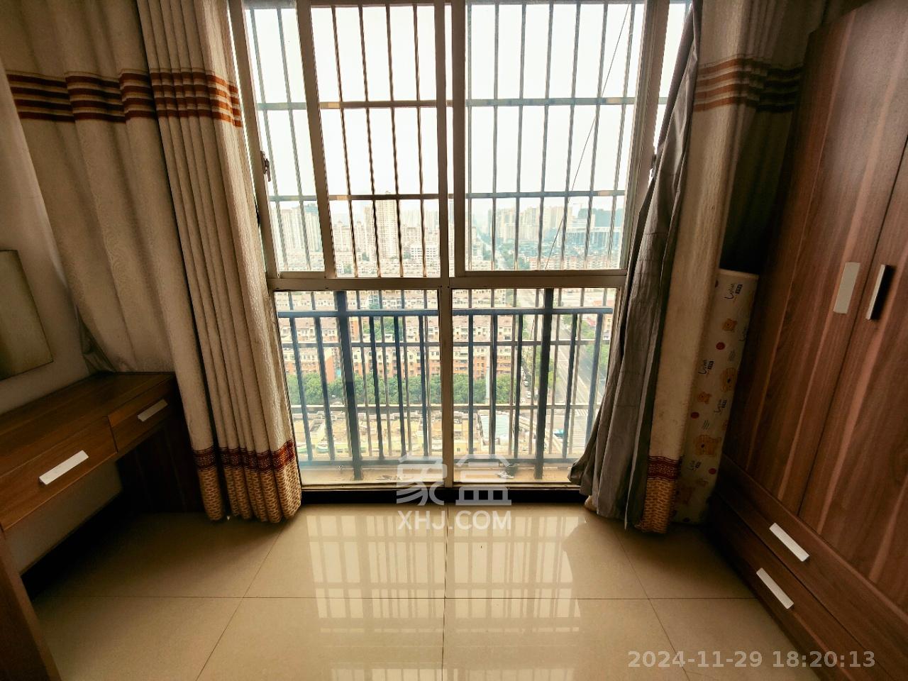 旭日东升 2室2厅1卫 2200.0元/月 旭日东升 2室2厅1卫 2200.0元/月室内图