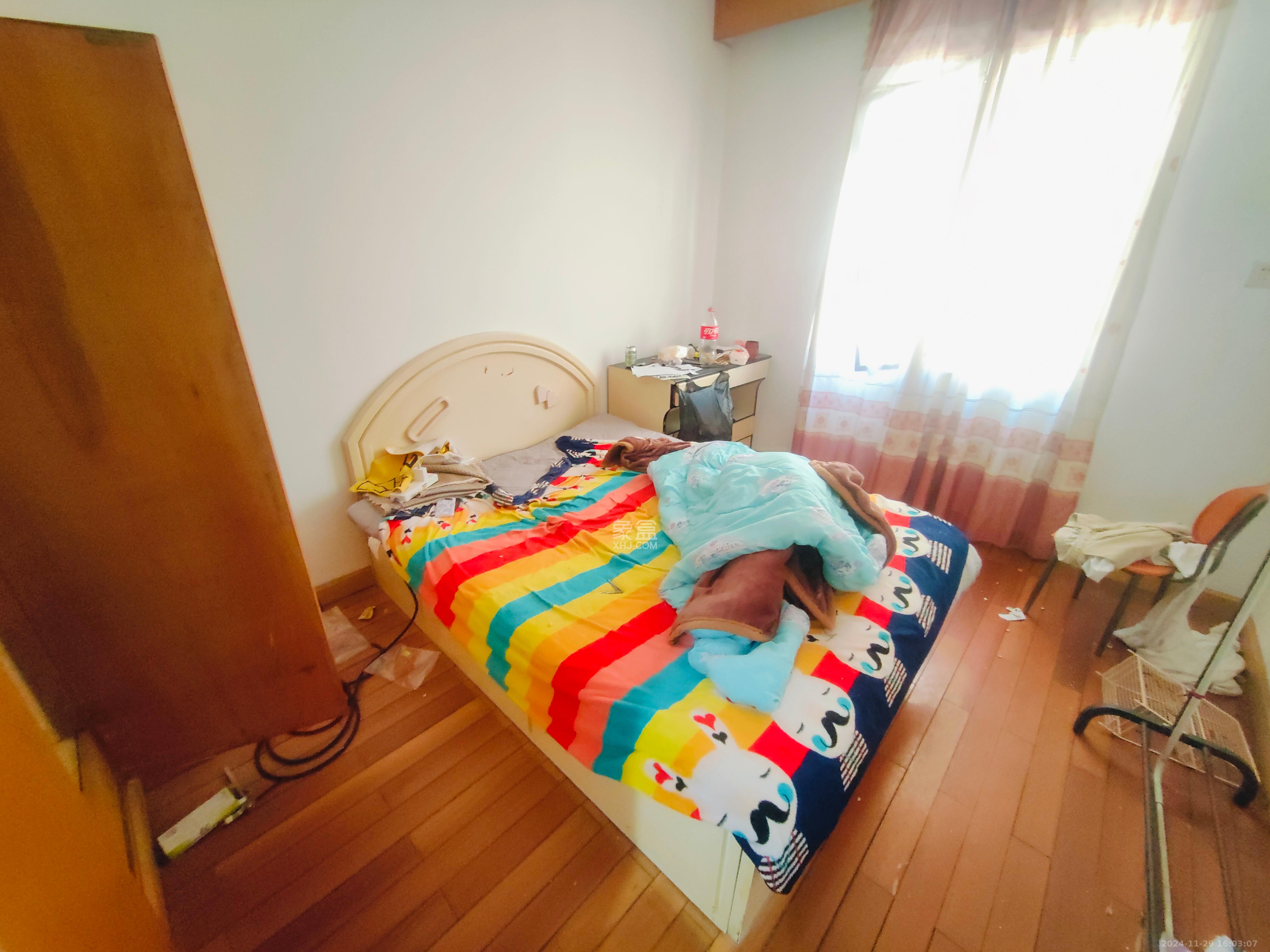 规划局小区（文明大院凤凰台062号）  3室1厅1卫   2800.00元/月室内图