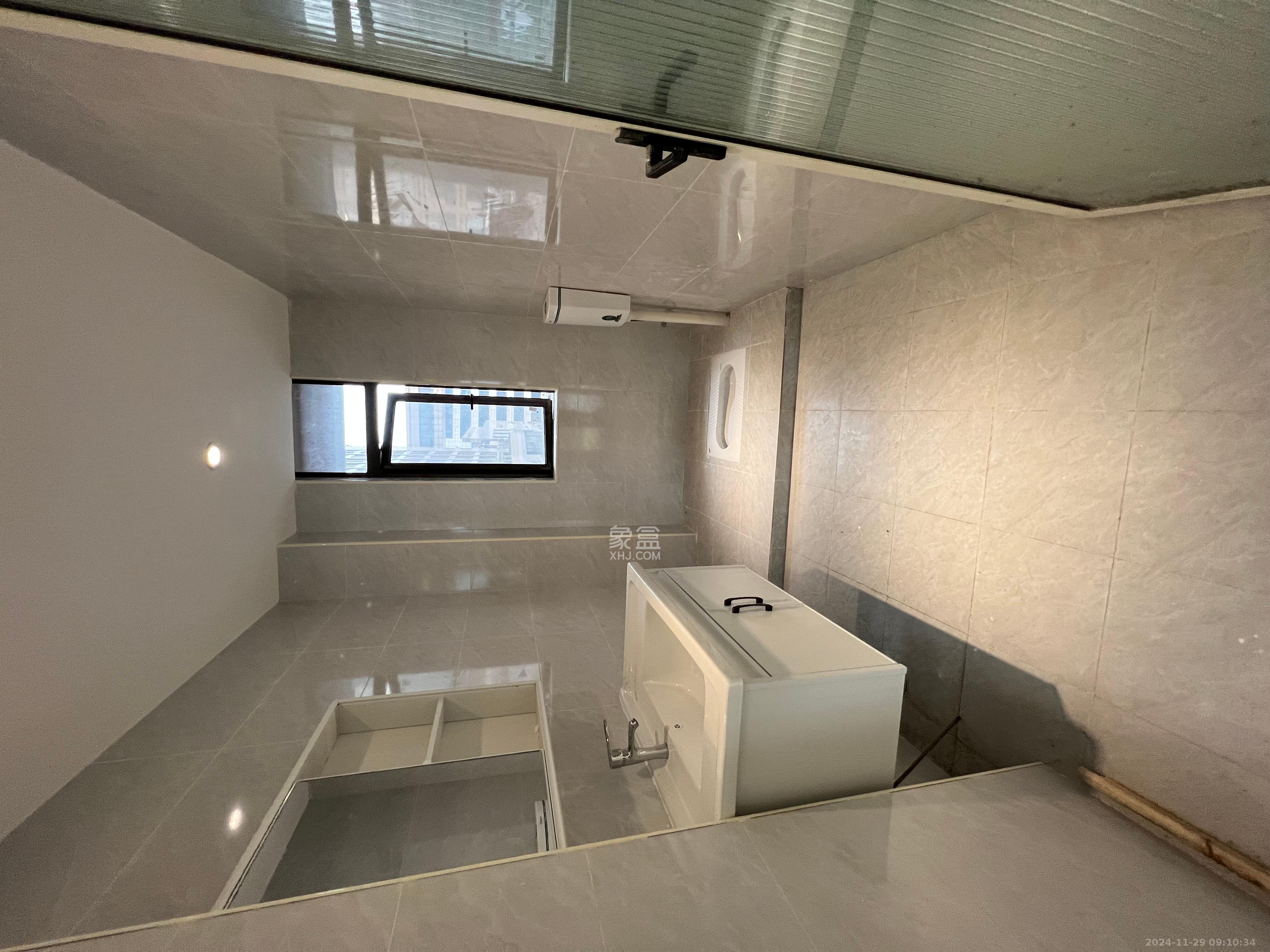 华晨国际公馆 8室2厅1卫 7500.0元/月 华晨国际公馆 8室2厅1卫 7500.0元/月室内图