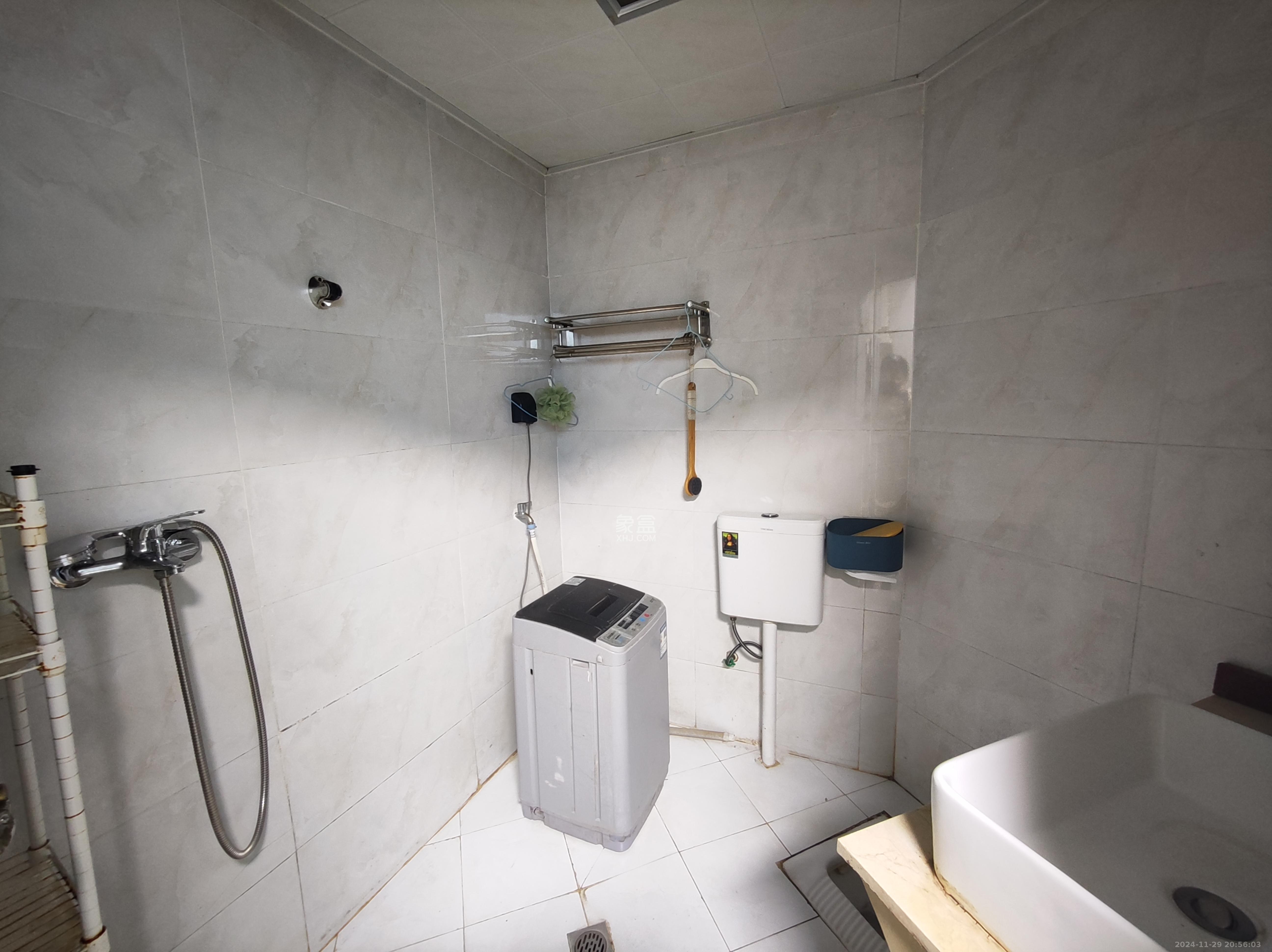 麓谷明珠 1室1厅1卫 1500.0元/月 麓谷明珠 1室1厅1卫 1500.0元/月室内图