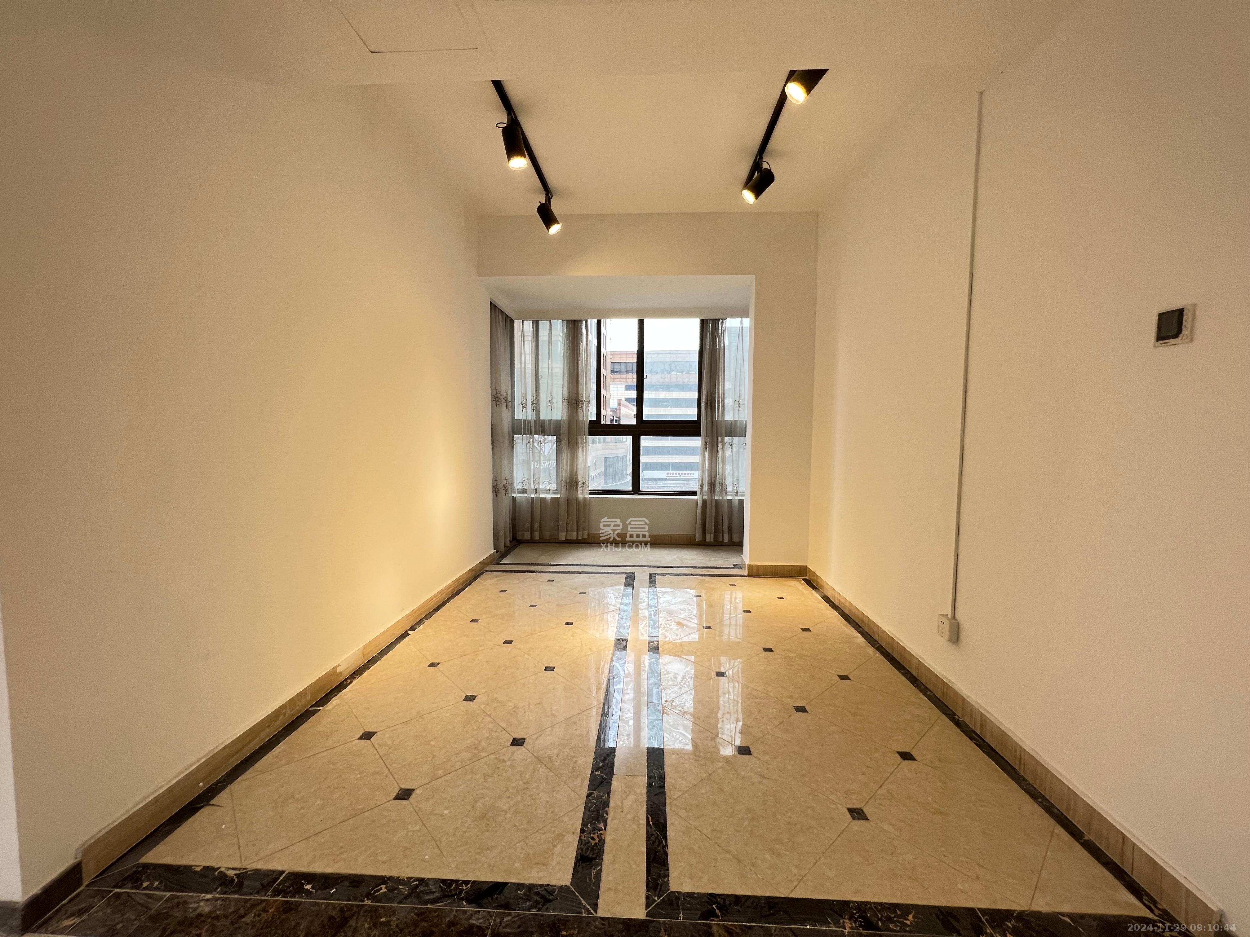 华晨国际公馆 8室2厅1卫 7500.0元/月 华晨国际公馆 8室2厅1卫 7500.0元/月室内图