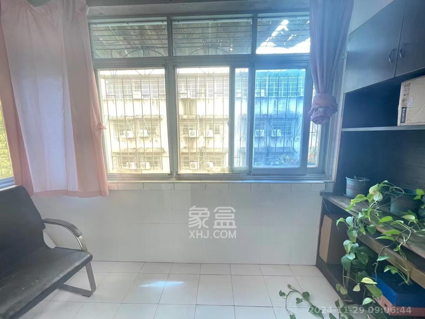 古堆山巷住宅区南湖路宿舍329号 2室1厅1卫 1500.0元/月 古堆山巷住宅区南湖路宿舍329号 2室1厅1卫 1500.0元/月室内图