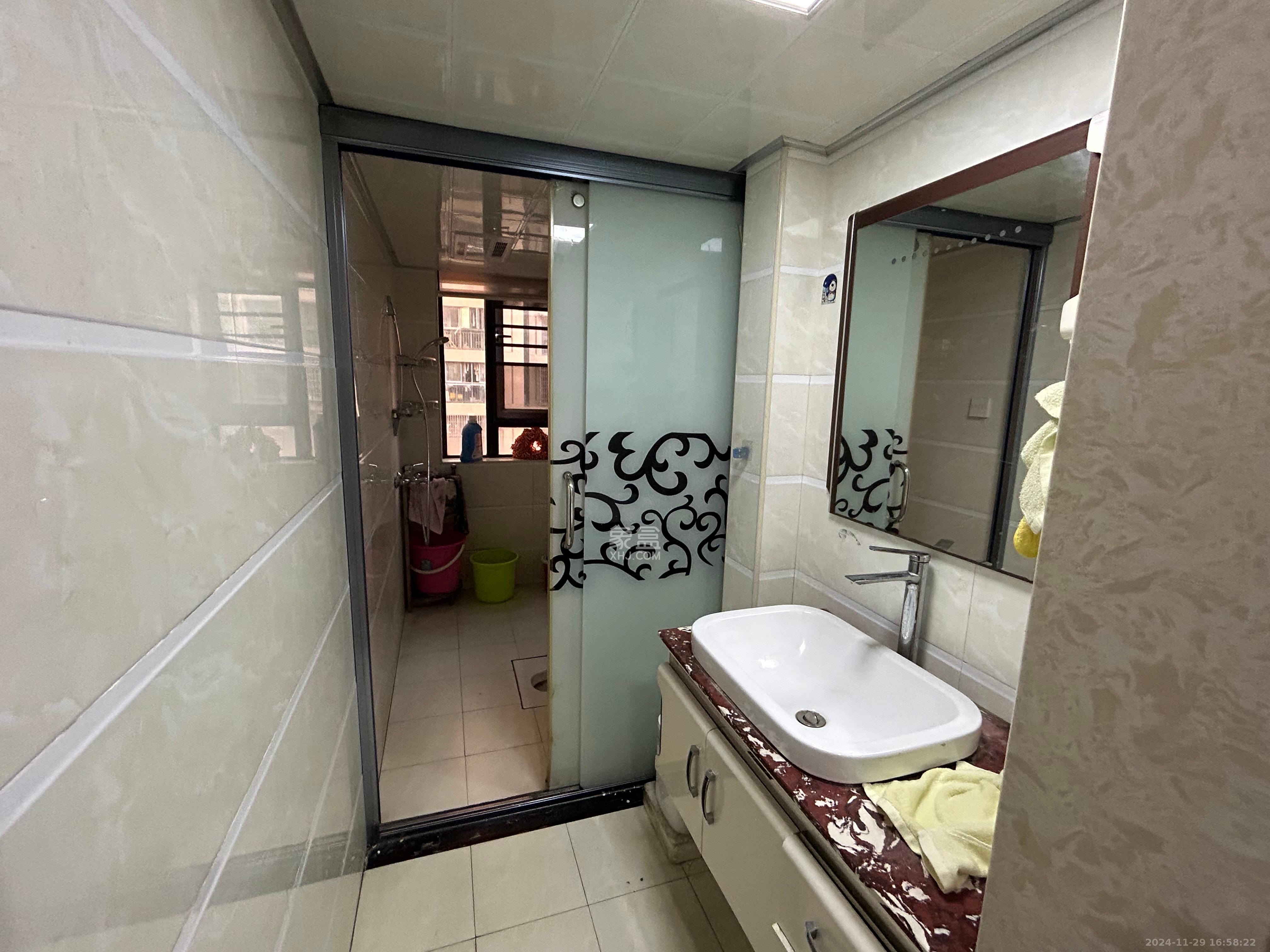 东岸梅园小区 3室2厅2卫 2800.0元/月 东岸梅园小区 3室2厅2卫 2800.0元/月室内图