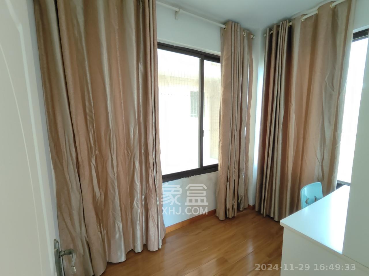 山语城二期 3室2厅1卫 2000.0元/月 山语城二期 3室2厅1卫 2000.0元/月室内图