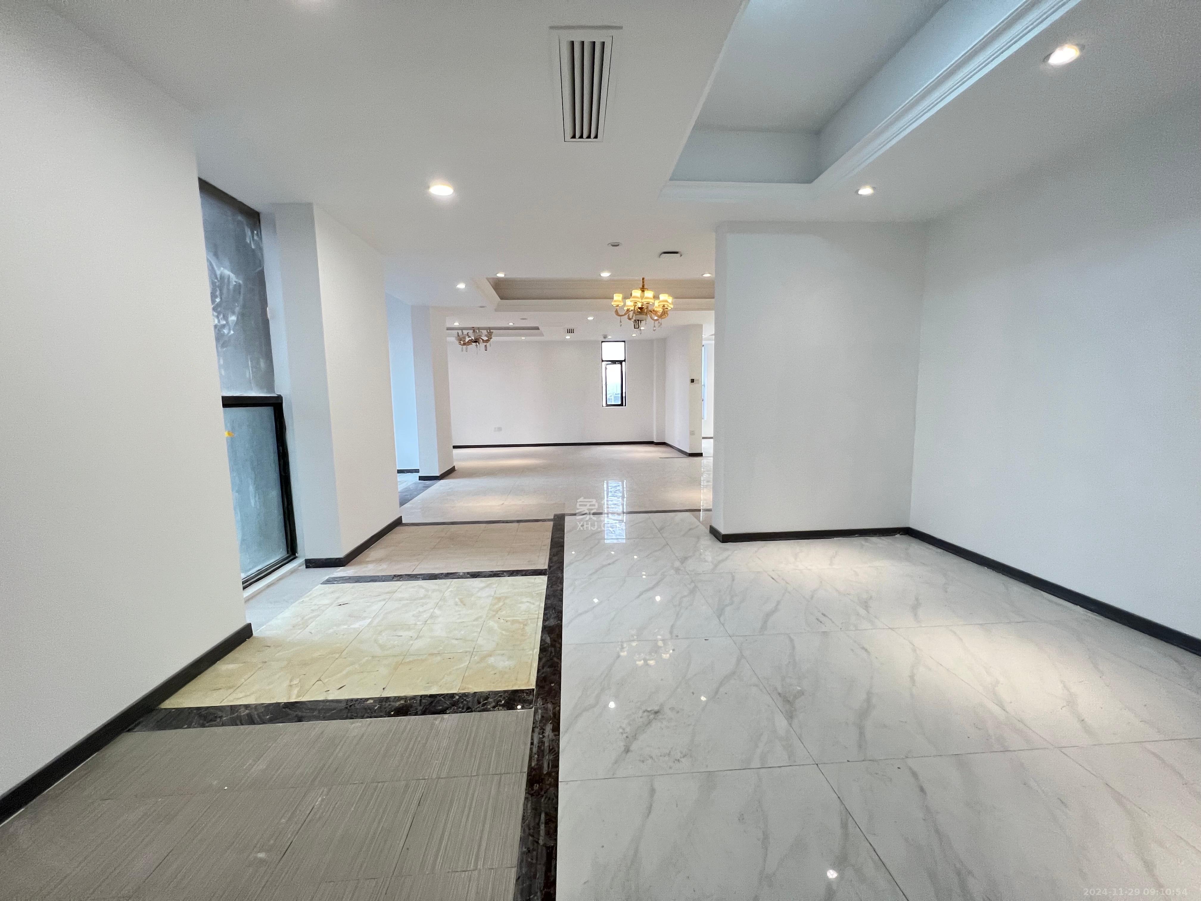 华晨国际公馆 8室2厅1卫 7500.0元/月 华晨国际公馆 8室2厅1卫 7500.0元/月室内图