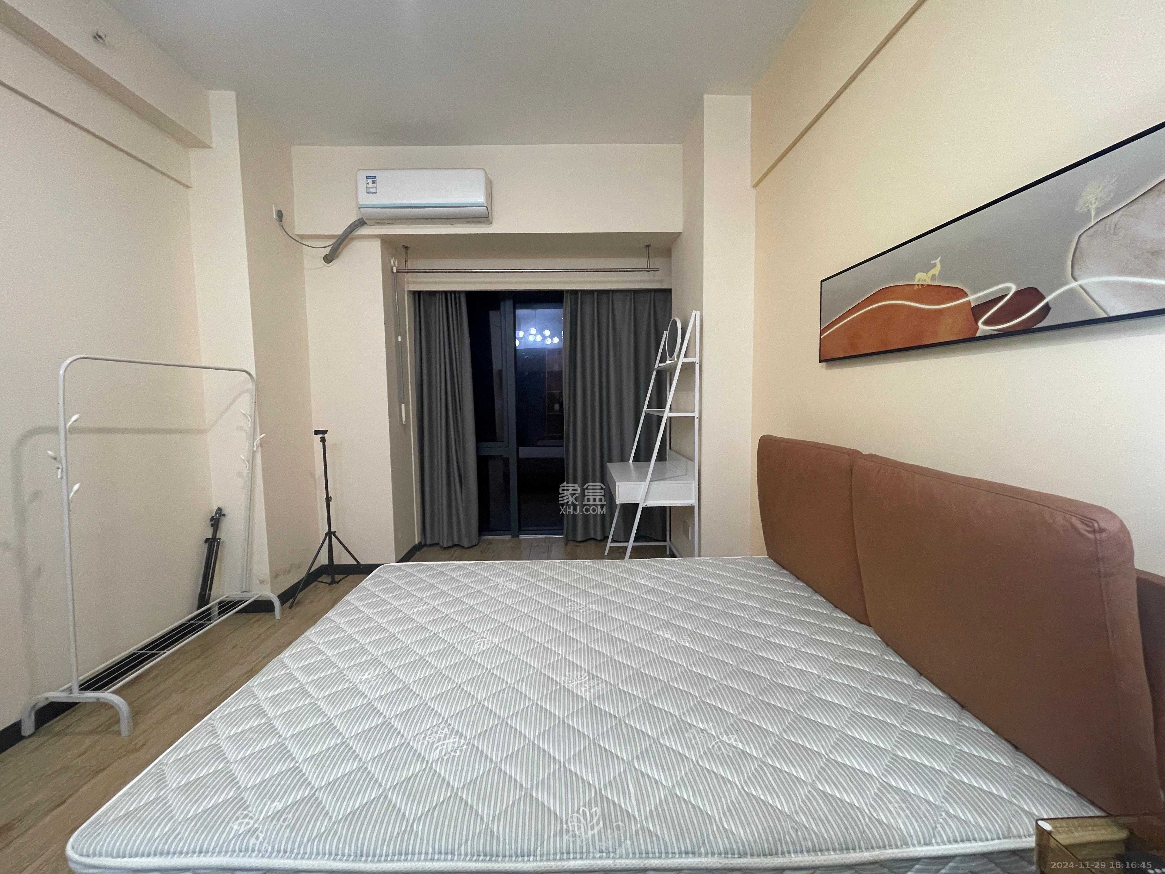 万润时光里 1室0厅0卫 1700.0元/月 万润时光里 1室0厅0卫 1700.0元/月室内图