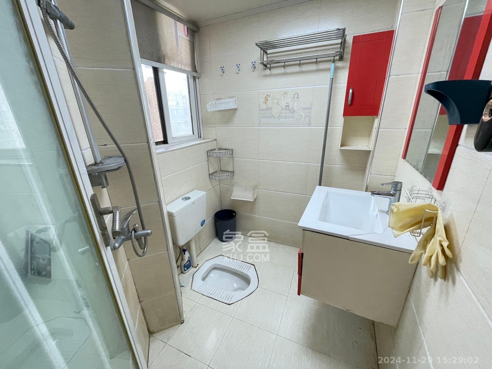 龙王港社区 2室1厅1卫 2400.0元/月 龙王港社区 2室1厅1卫 2400.0元/月室内图