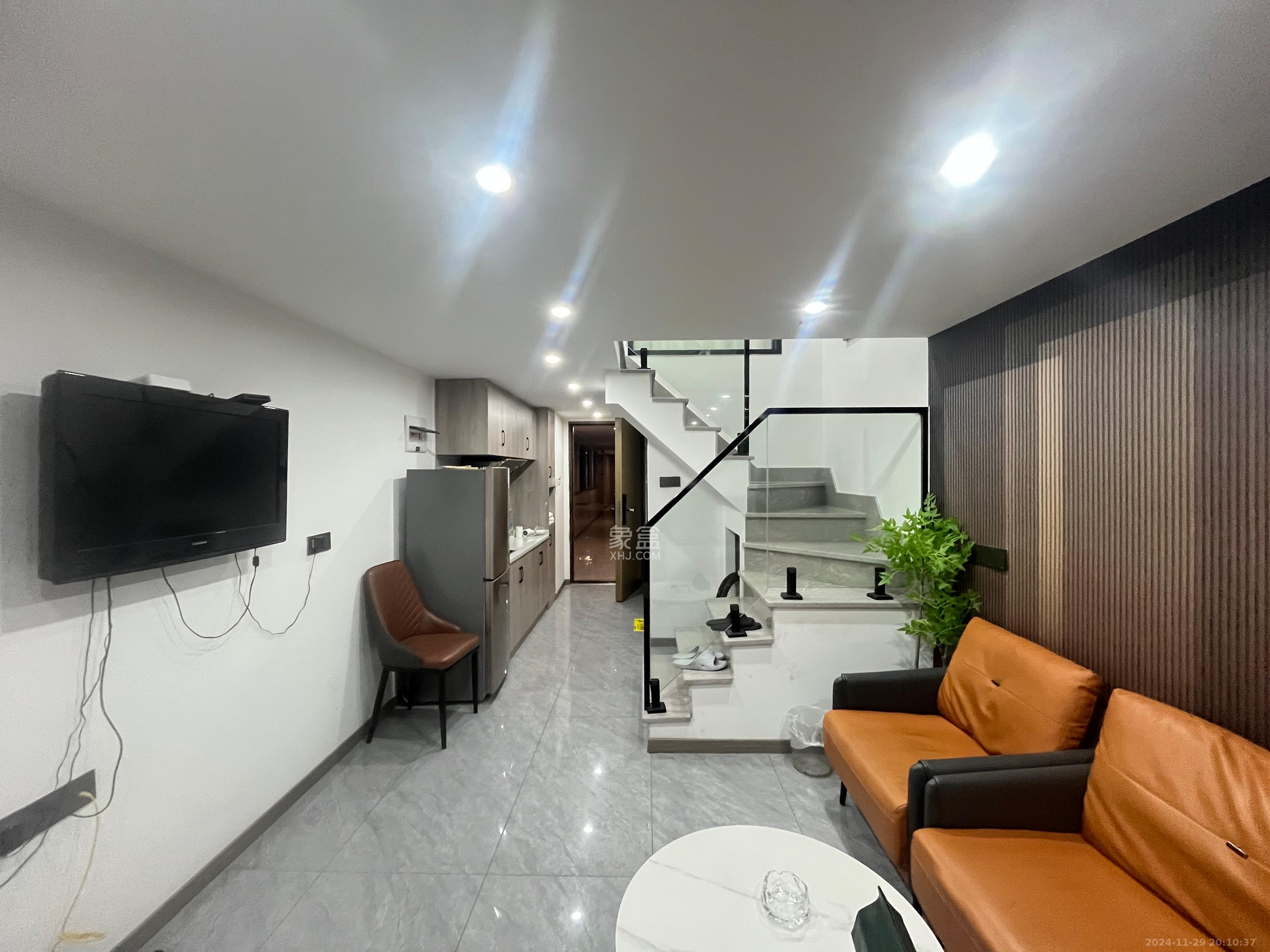 福晟翡翠湾 2室1厅1卫 2200.0元/月 福晟翡翠湾 2室1厅1卫 2200.0元/月室内图