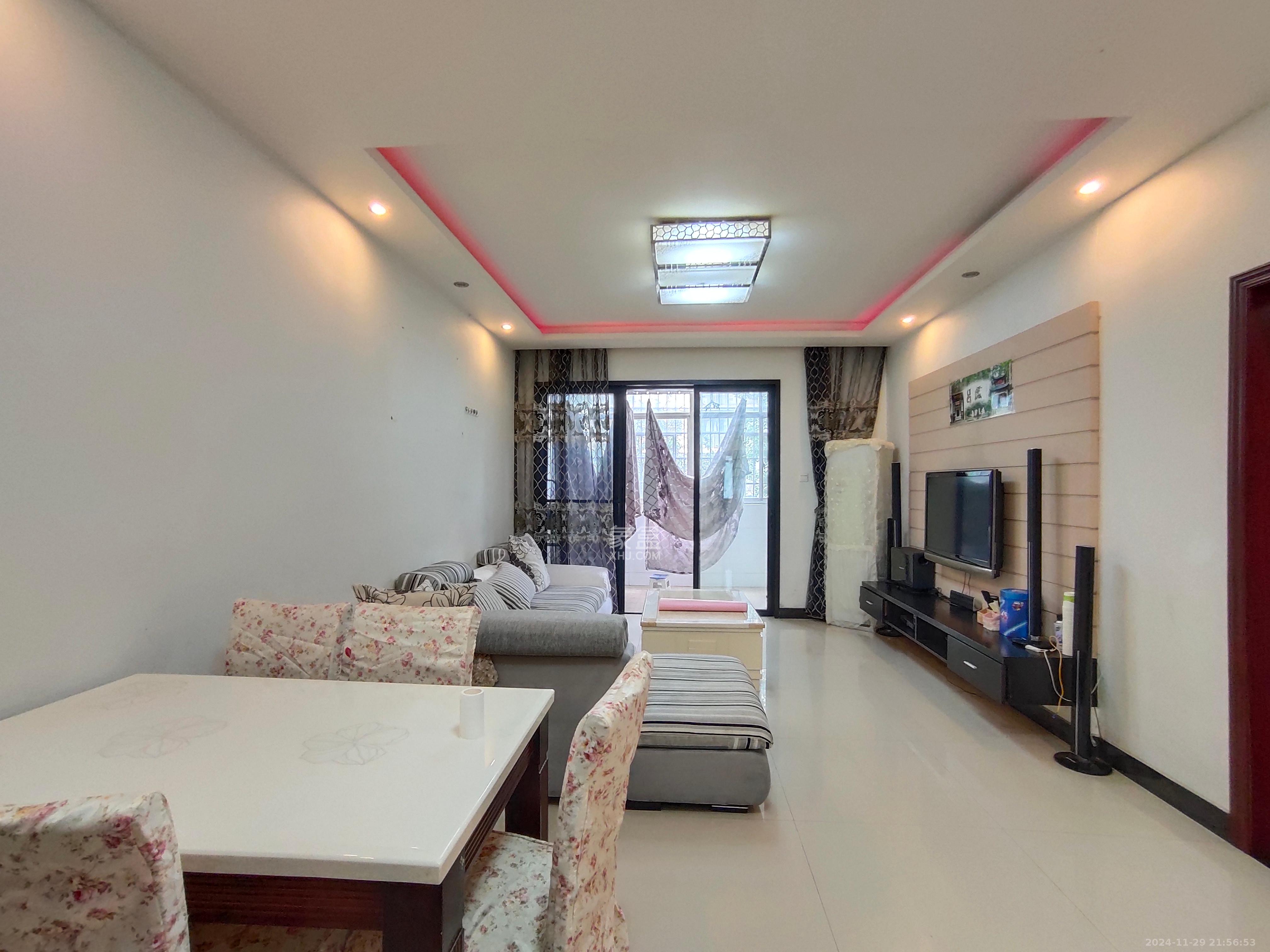 阳光100三期 2室2厅1卫 2400.0元/月 阳光100三期 2室2厅1卫 2400.0元/月室内图