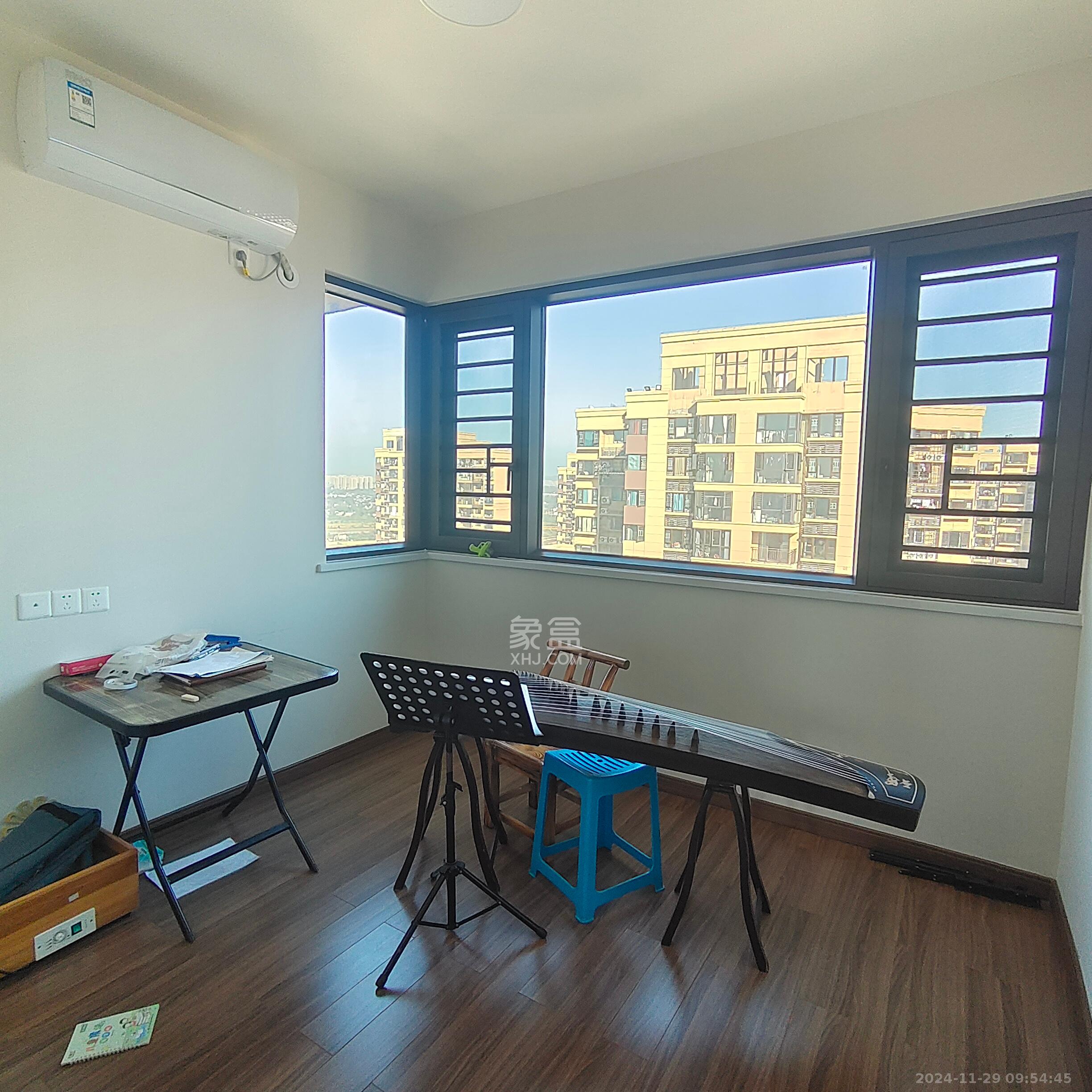 保利香槟国际 4室2厅2卫 2300.0元/月 保利香槟国际 4室2厅2卫 2300.0元/月室内图