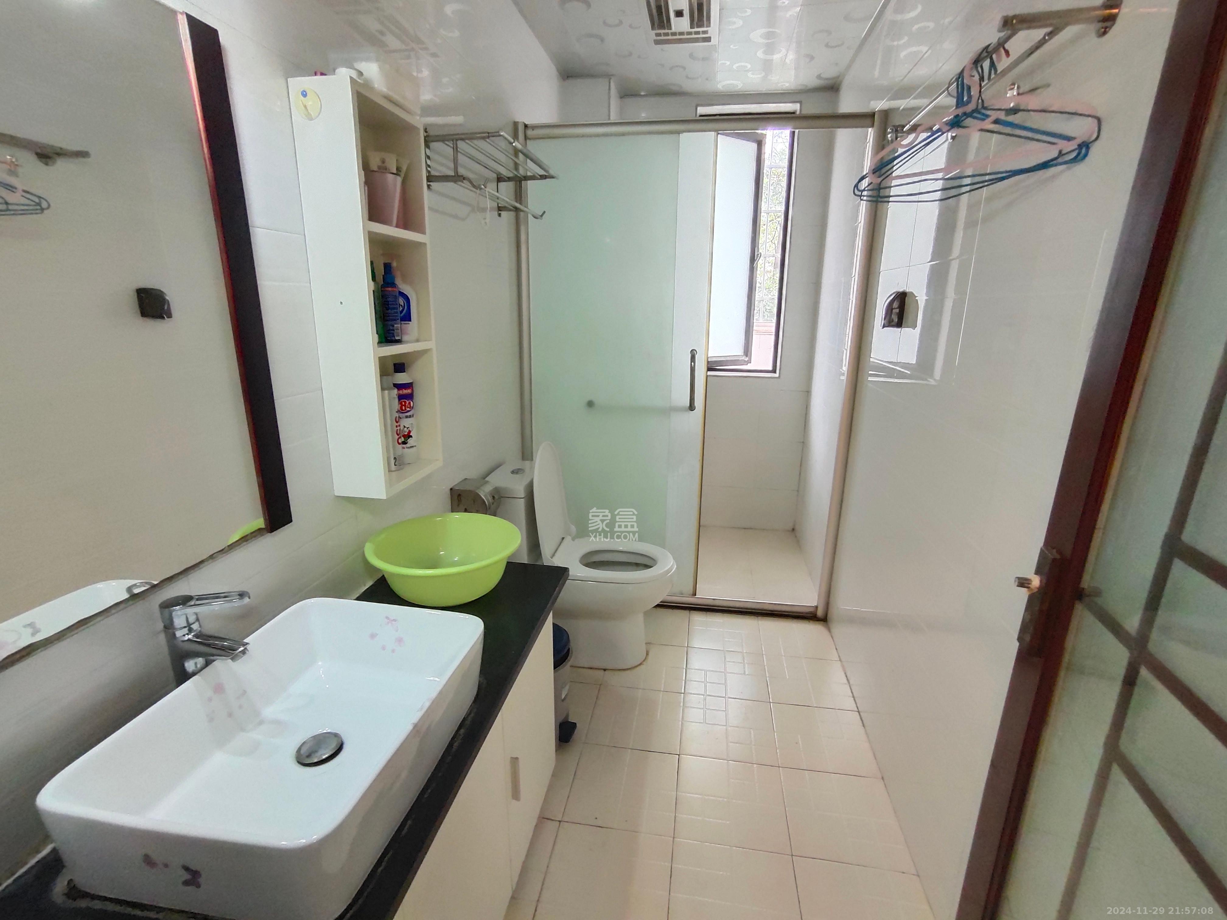 阳光100三期 2室2厅1卫 2400.0元/月 阳光100三期 2室2厅1卫 2400.0元/月室内图