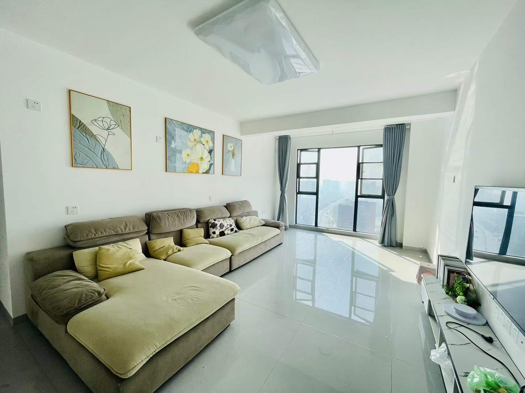 长房云尚公馆 3室2厅2卫 2800.0元/月 长房云尚公馆 3室2厅2卫 2800.0元/月户型图