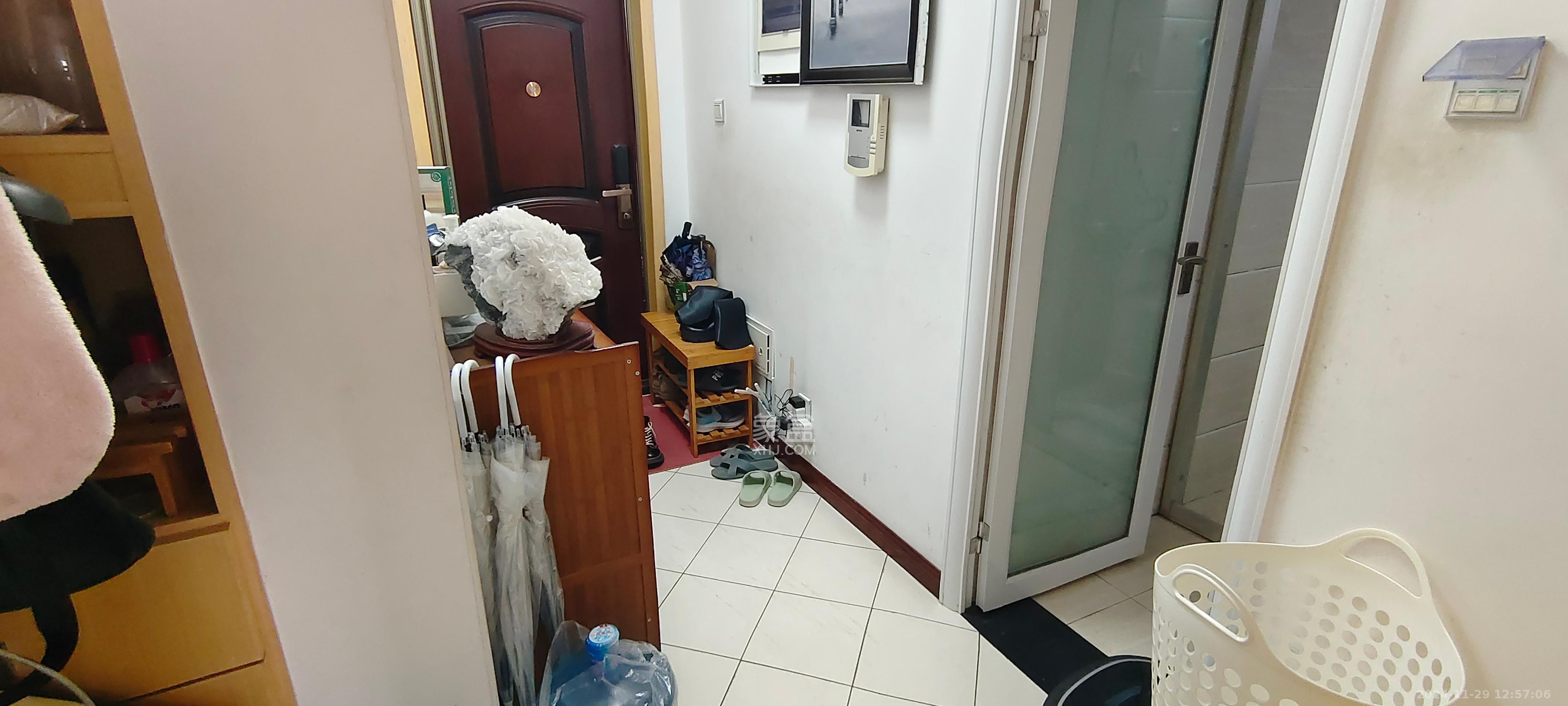 层上观邸 3室2厅1卫 2500.0元/月 层上观邸 3室2厅1卫 2500.0元/月室内图