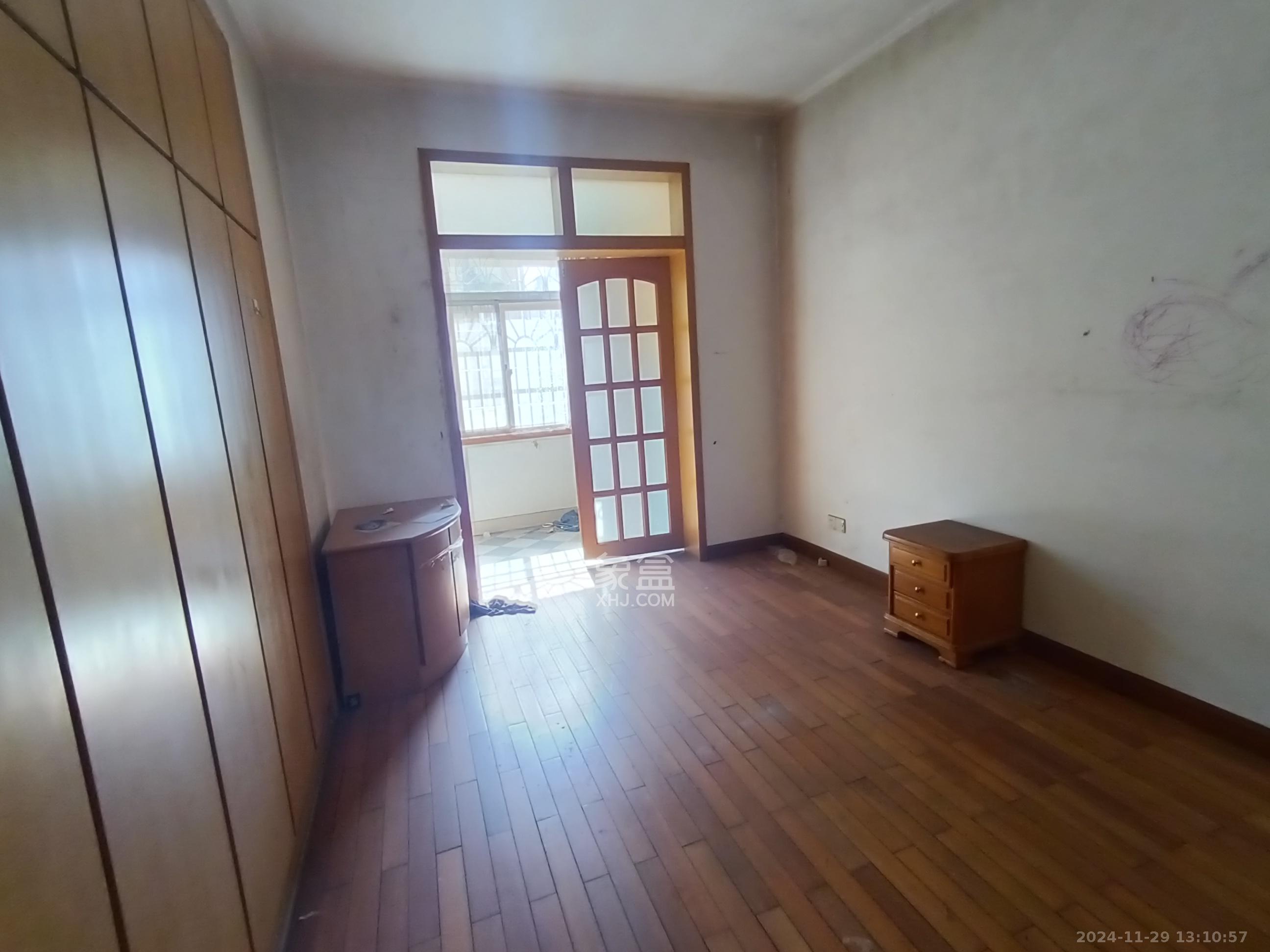 法官公寓 3室2厅2卫 2100.0元/月 法官公寓 3室2厅2卫 2100.0元/月室内图