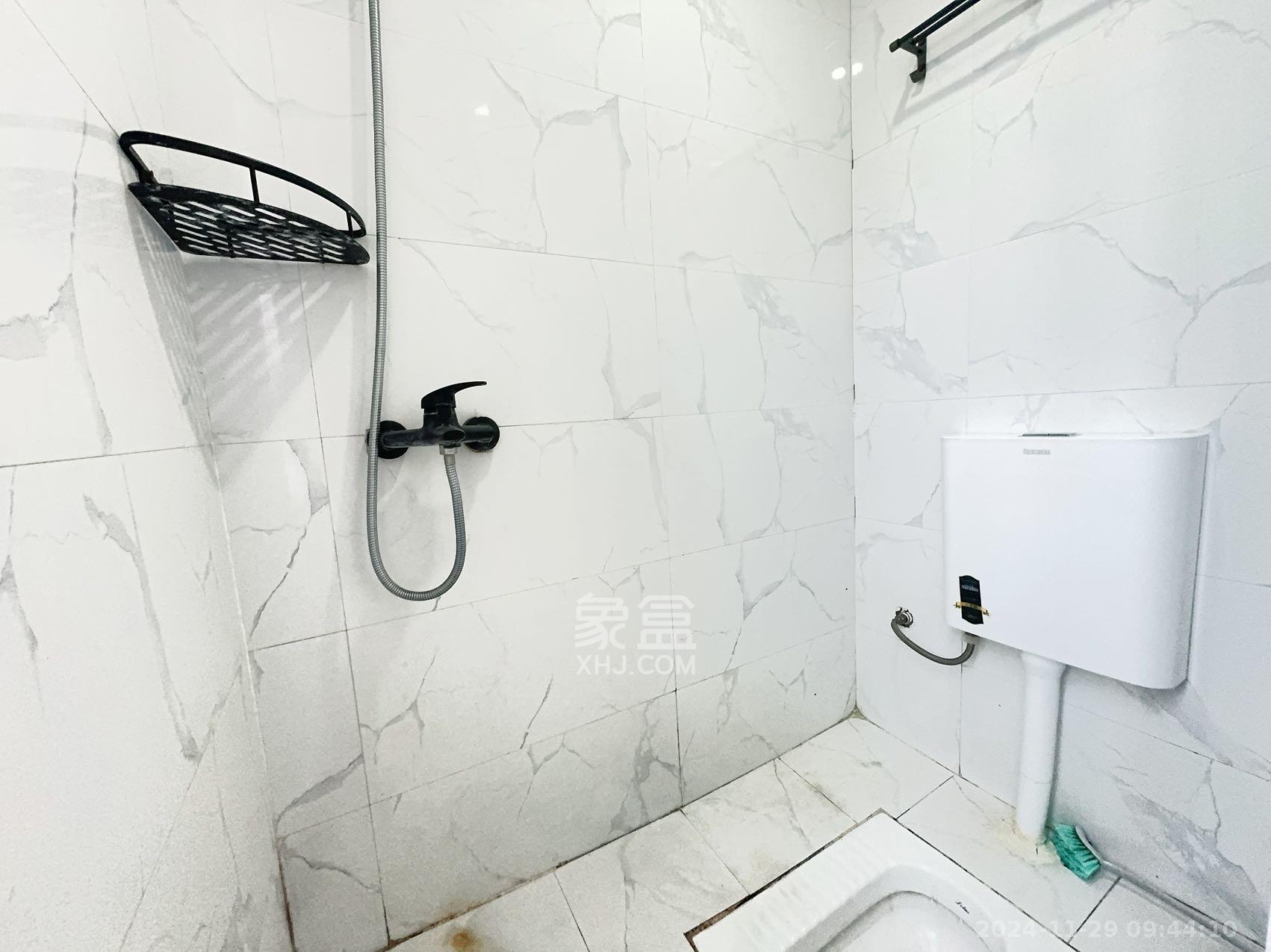 白沙湾嘉园 1室2厅1卫 1600.0元/月 白沙湾嘉园 1室2厅1卫 1600.0元/月室内图