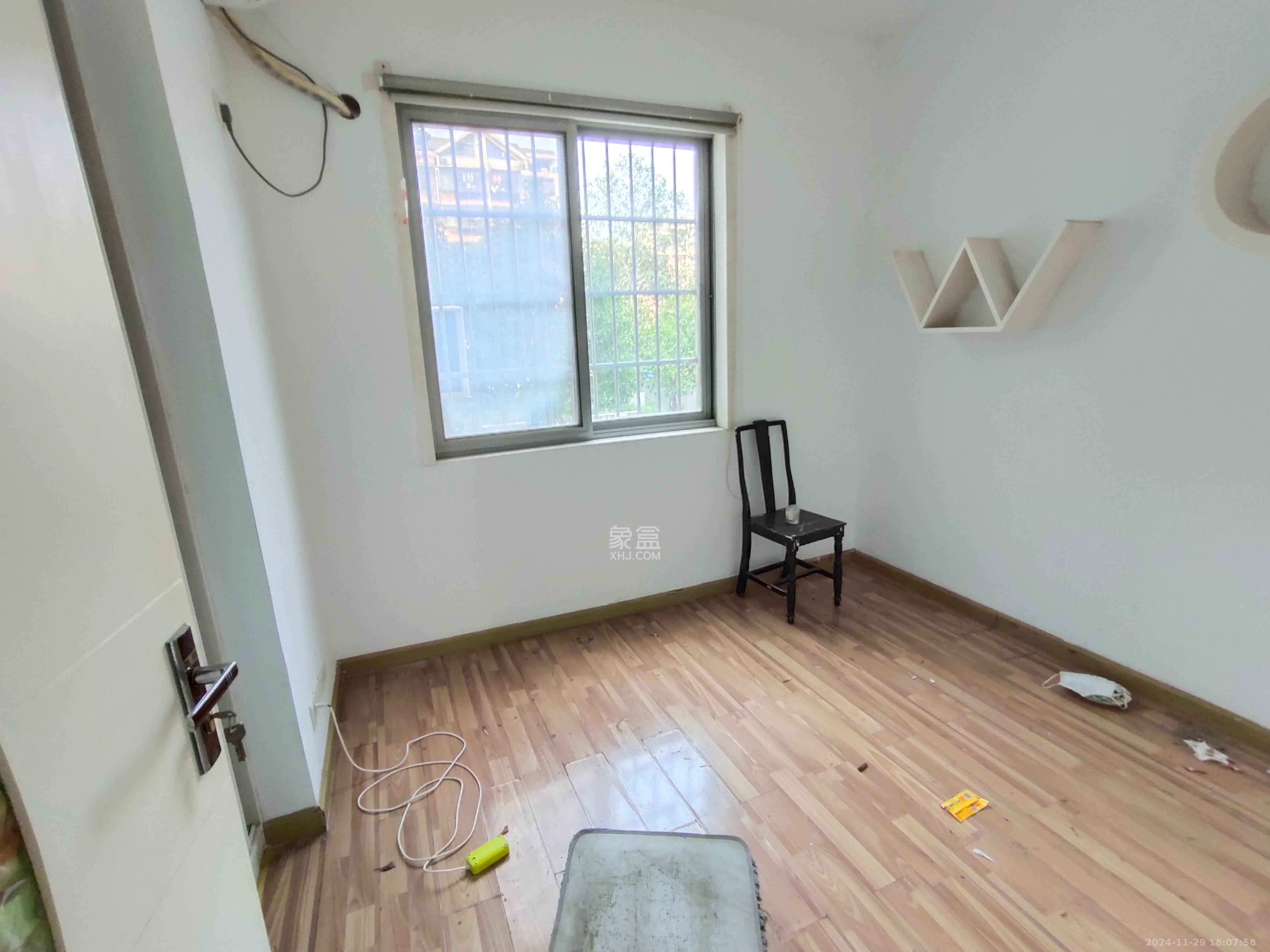 阳光100二期 5室2厅3卫 4600.0元/月 阳光100二期 5室2厅3卫 4600.0元/月室内图