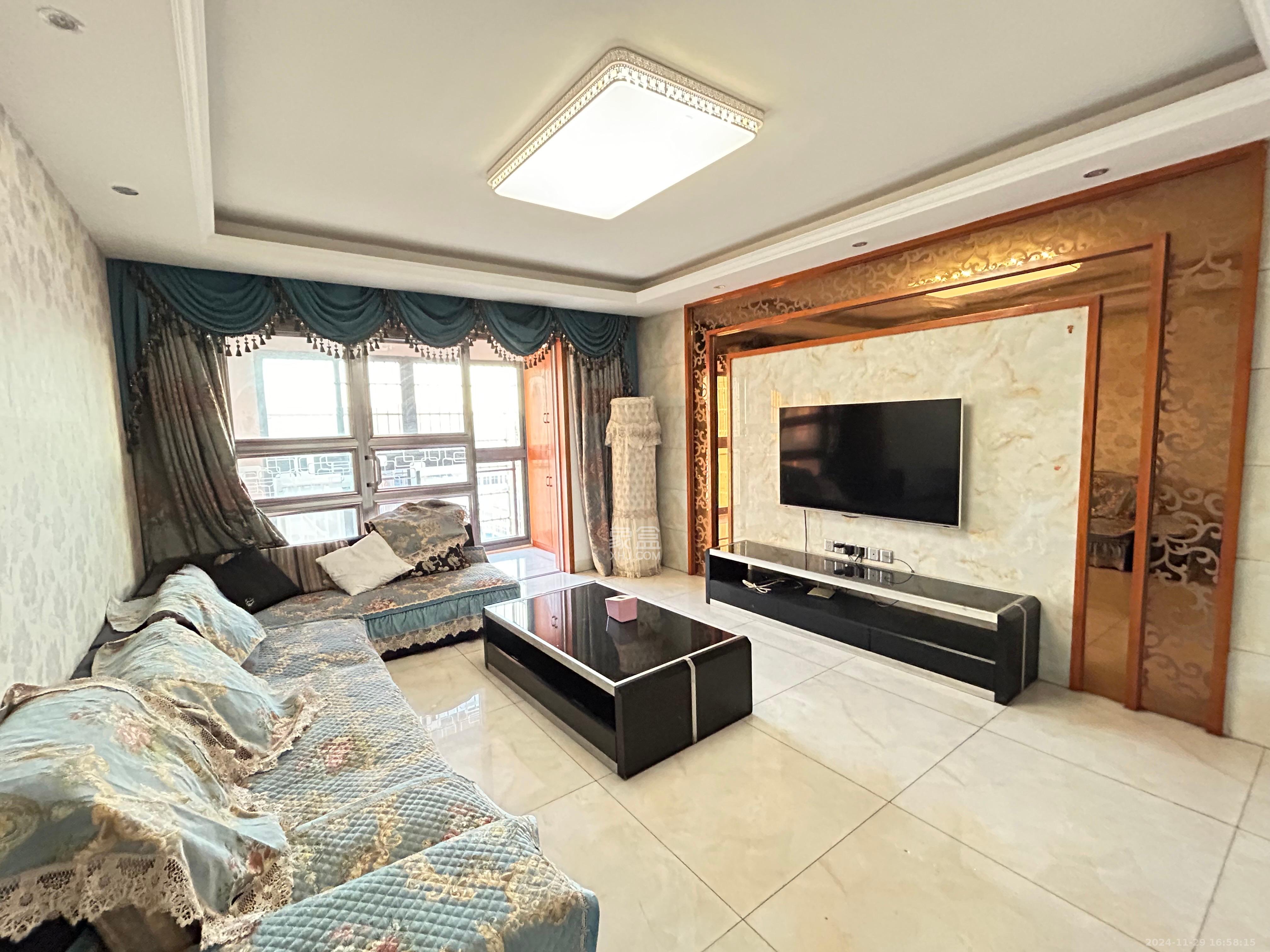 东岸梅园小区 3室2厅2卫 2800.0元/月 东岸梅园小区 3室2厅2卫 2800.0元/月室内图