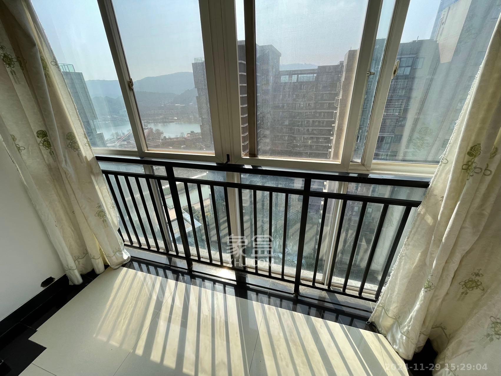 龙王港社区  2室1厅1卫    2400.0元/月室内图