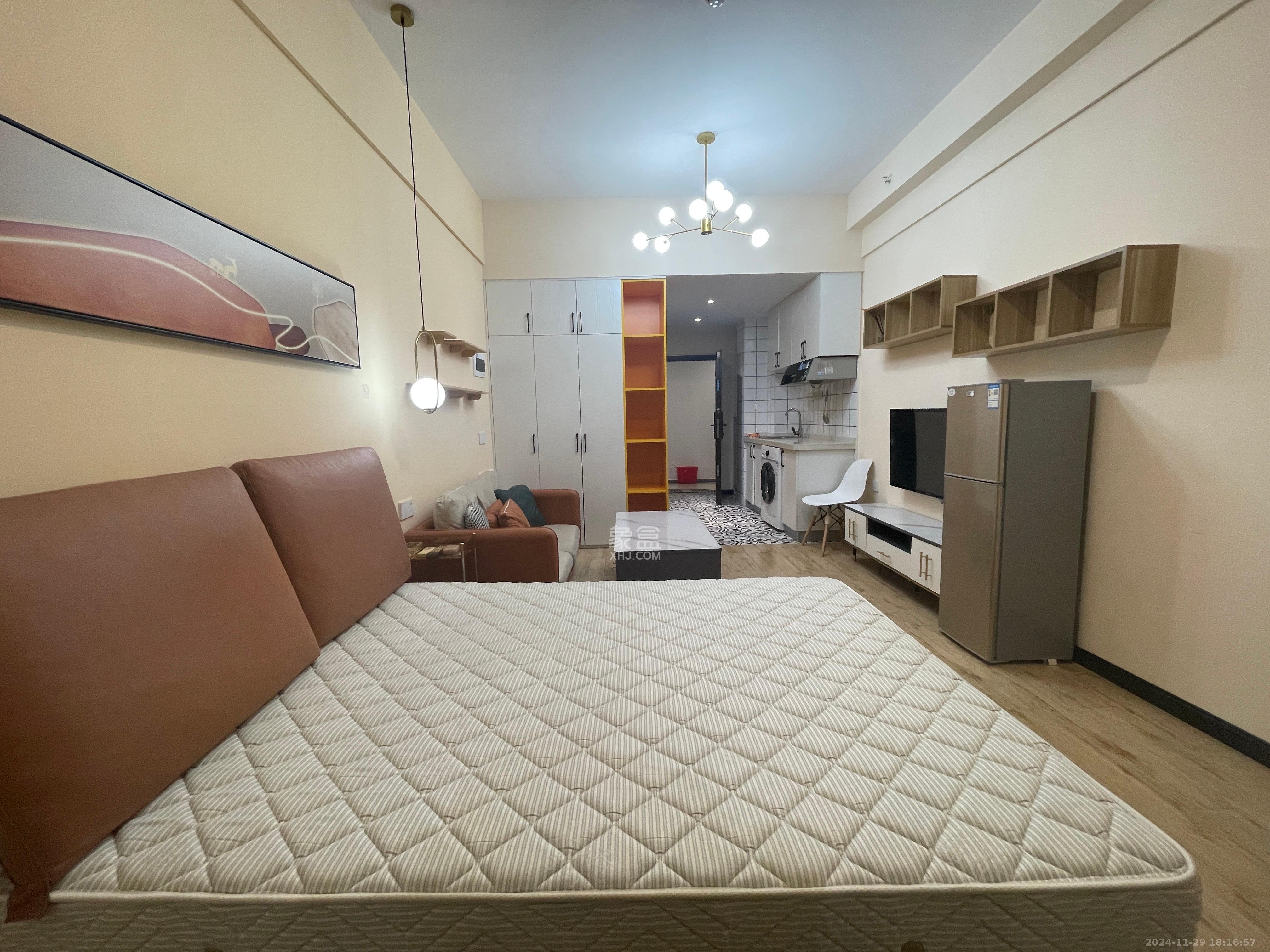 万润时光里 1室0厅0卫 1700.0元/月 万润时光里 1室0厅0卫 1700.0元/月室内图