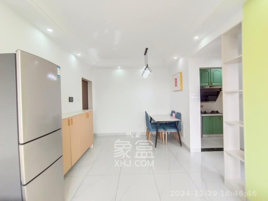 蔷薇国际  1室1厅1卫    1700.0元/月 蔷薇国际  1室1厅1卫    1700.0元/月室内图