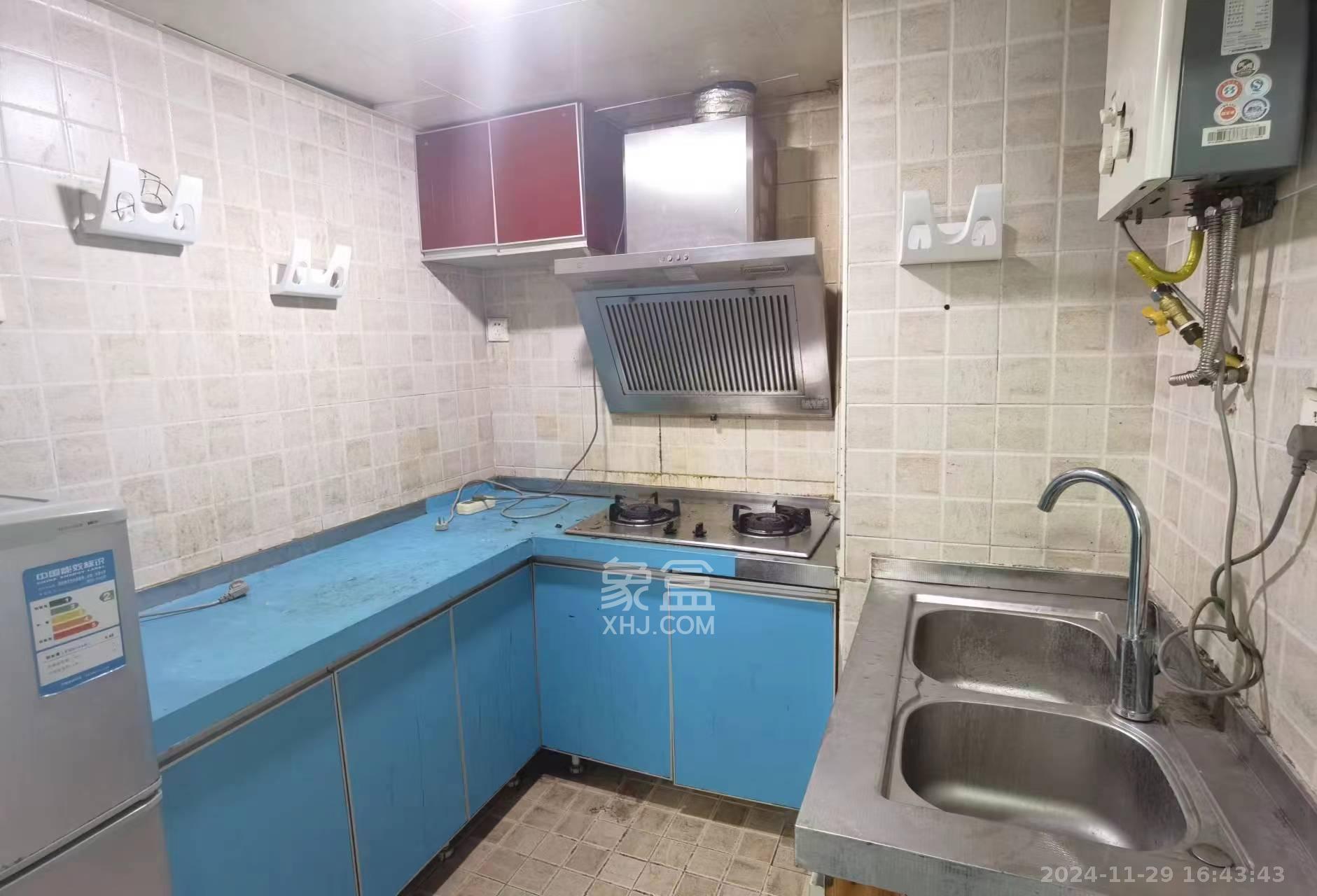 香颂国际  1室1厅1卫    1300.0元/月 香颂国际  1室1厅1卫    1300.0元/月室内图