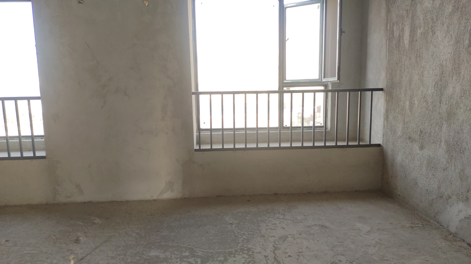 金信园林嘉园 4室2厅2卫 79.8万 金信园林嘉园 4室2厅2卫 79.8万卧室