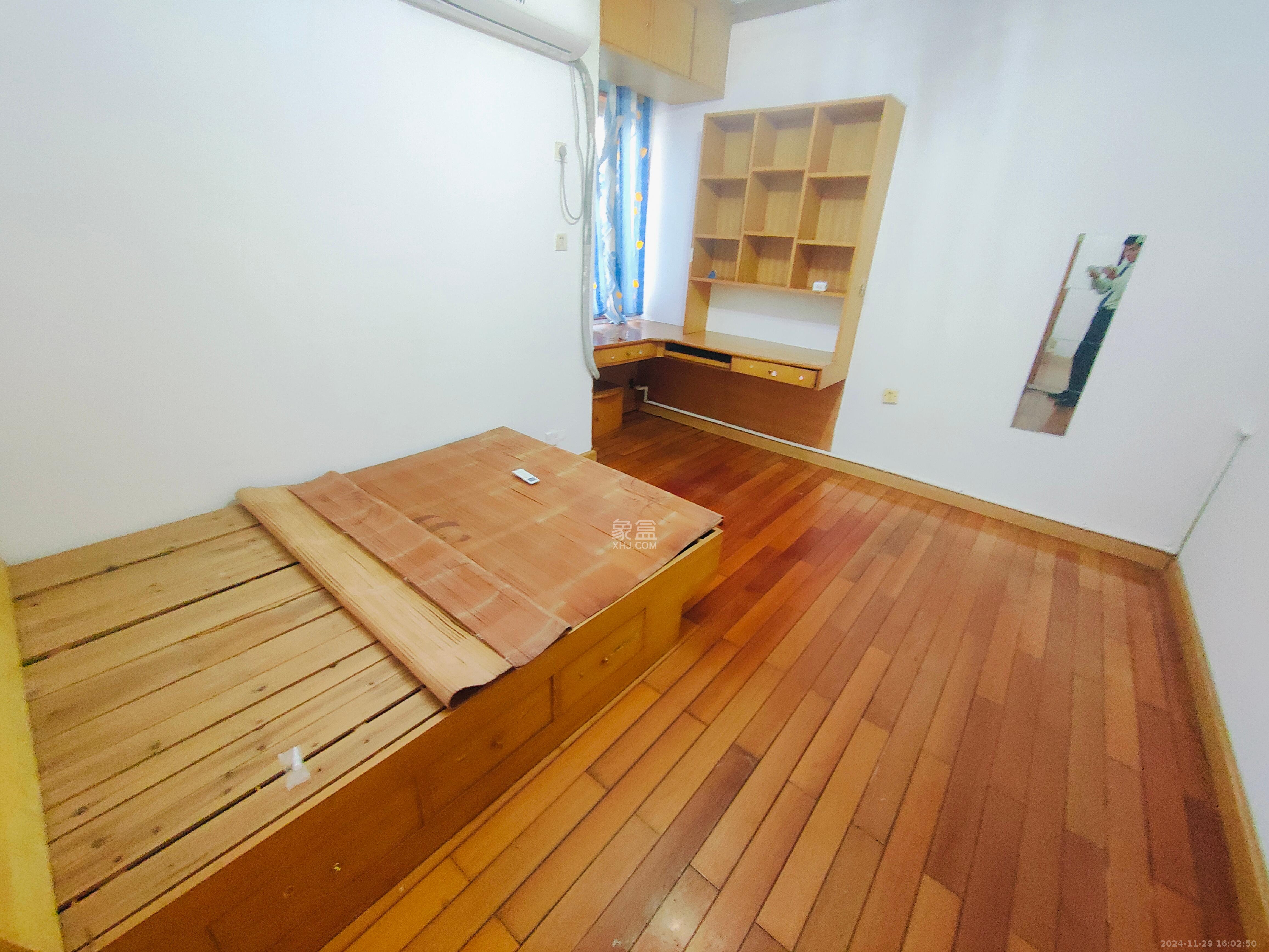 规划局小区（文明大院凤凰台062号）  3室1厅1卫   2800.00元/月室内图