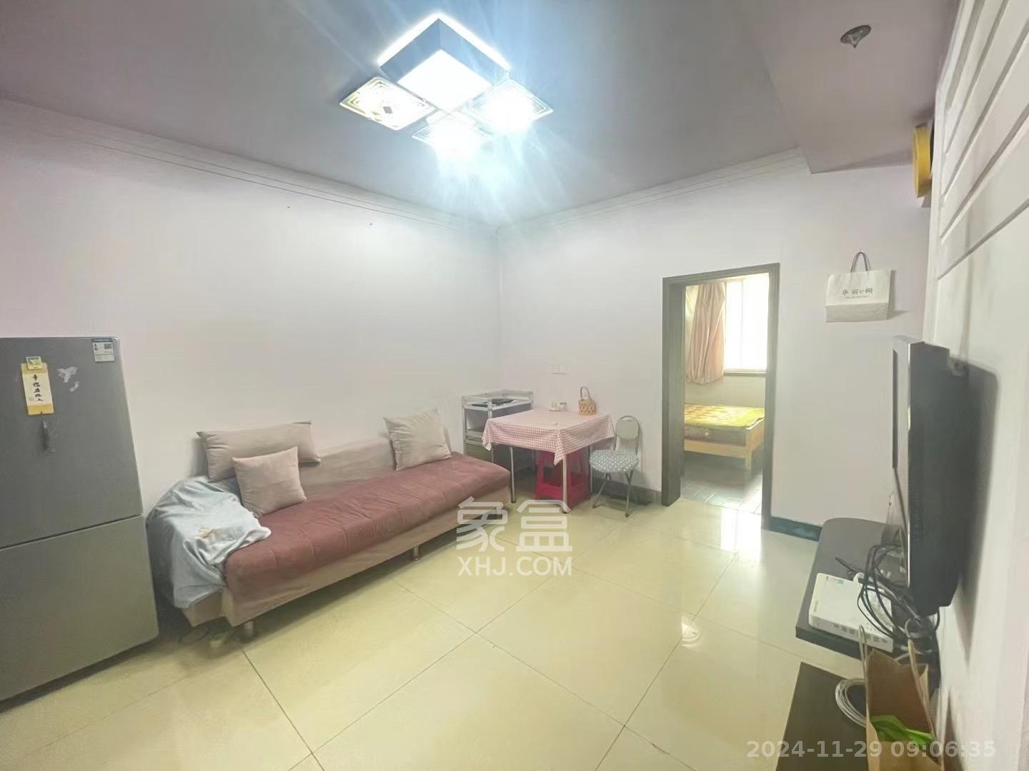 古堆山巷住宅区南湖路宿舍329号 2室1厅1卫 1500.0元/月 古堆山巷住宅区南湖路宿舍329号 2室1厅1卫 1500.0元/月室内图