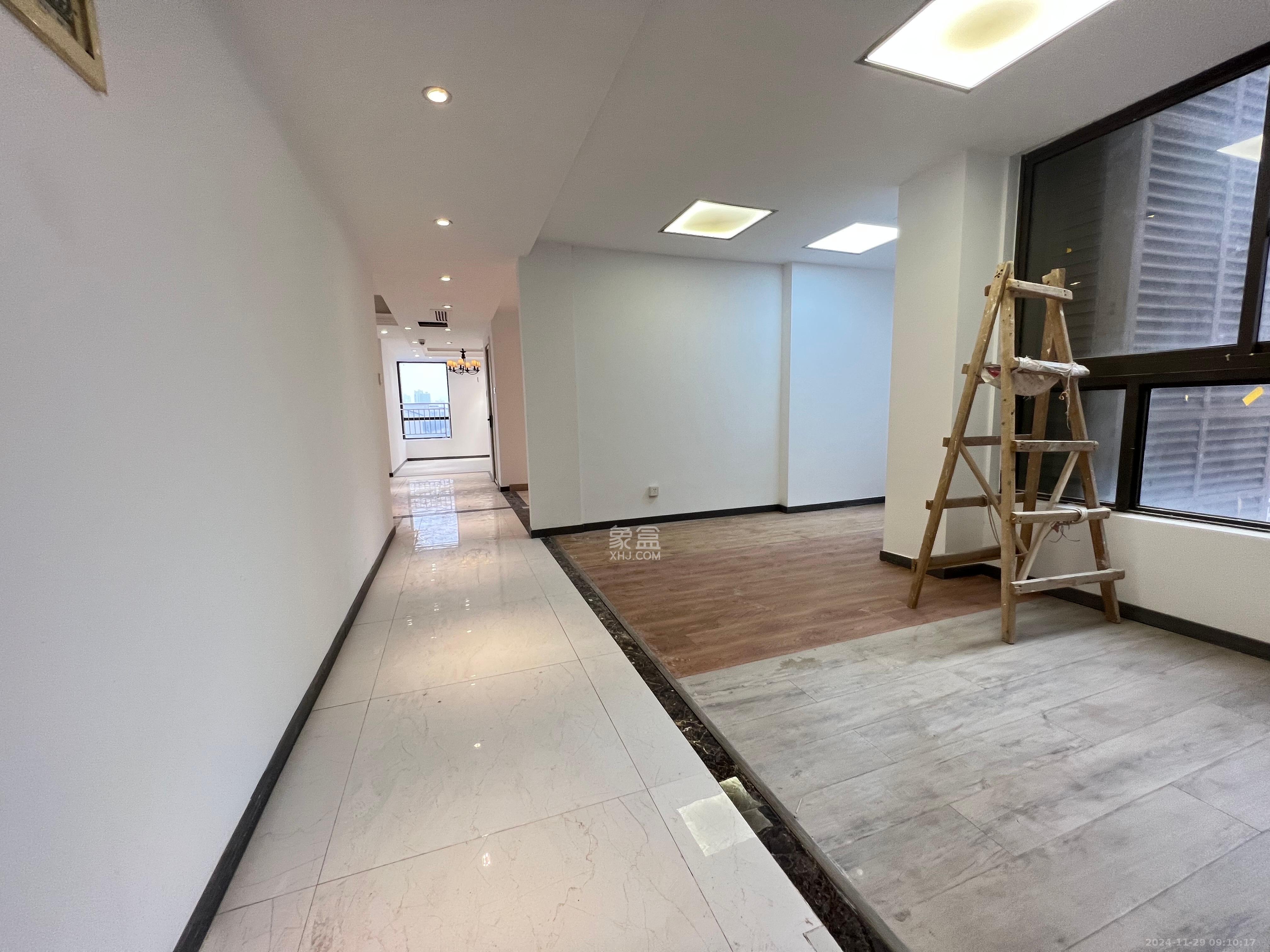 华晨国际公馆 8室2厅1卫 7500.0元/月 华晨国际公馆 8室2厅1卫 7500.0元/月室内图