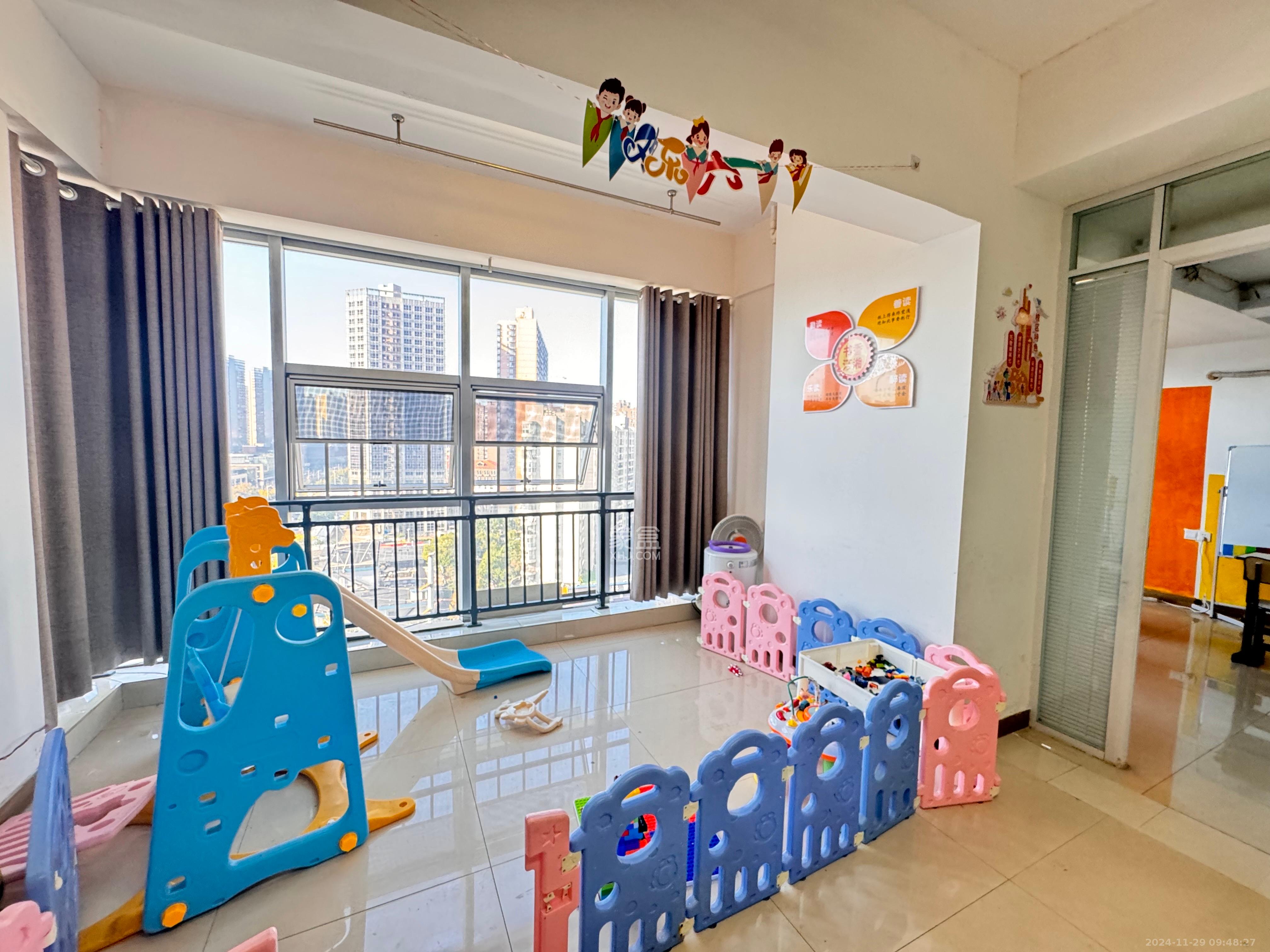 恒泰广场 1室1厅1卫 5500.0元/月 恒泰广场 1室1厅1卫 5500.0元/月室内图