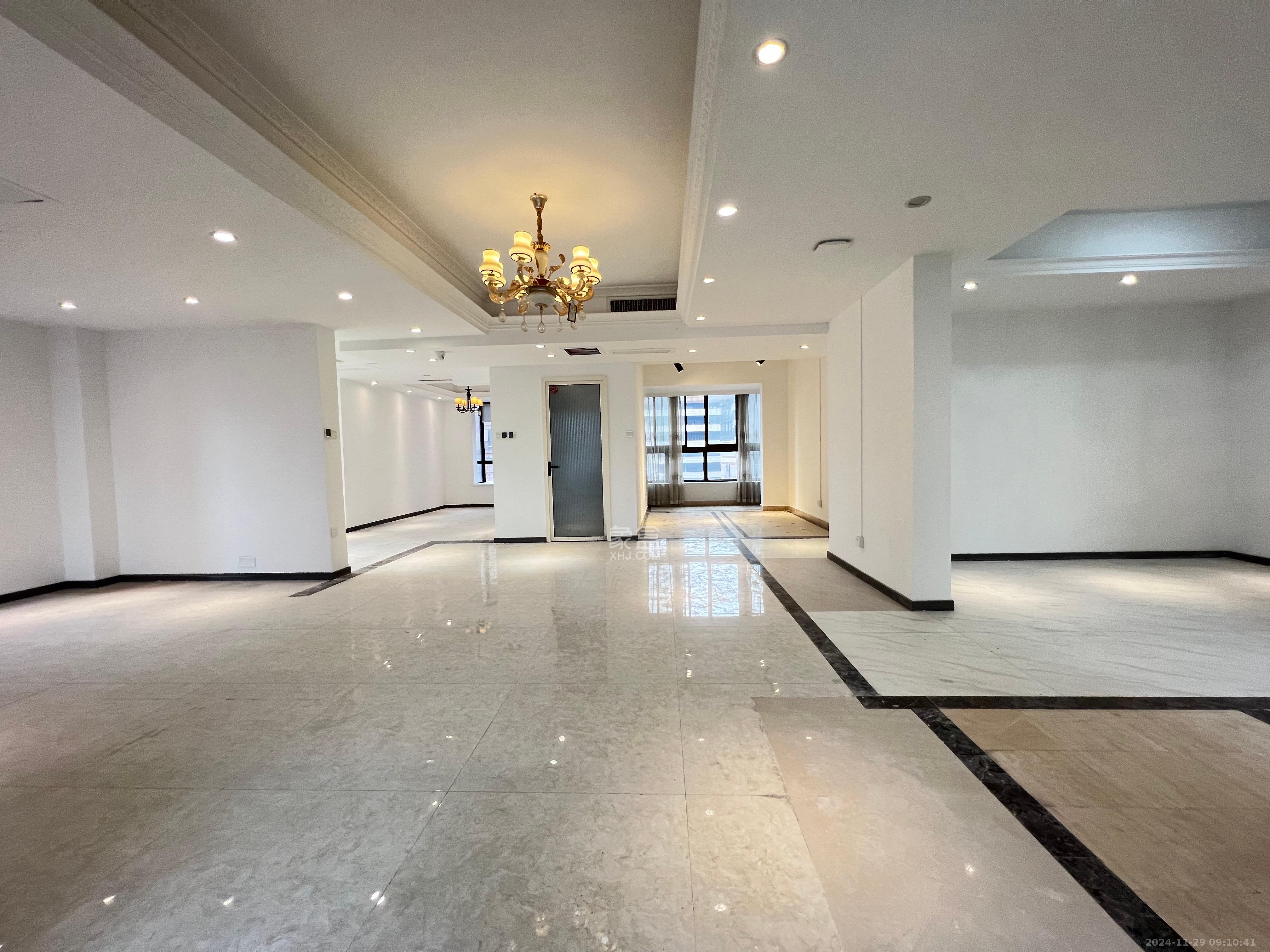 华晨国际公馆 8室2厅1卫 7500.0元/月 华晨国际公馆 8室2厅1卫 7500.0元/月室内图