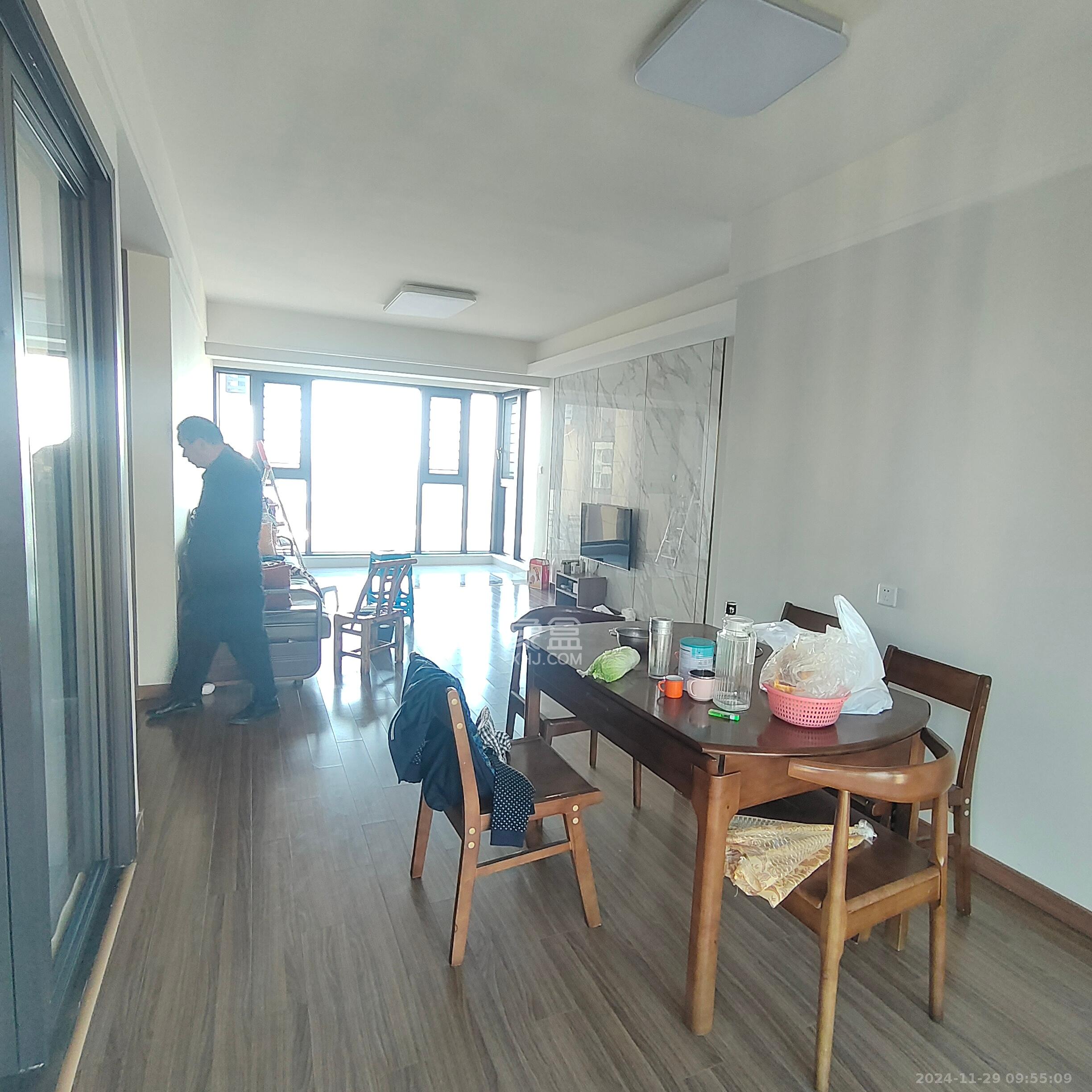 保利香槟国际 4室2厅2卫 2300.0元/月 保利香槟国际 4室2厅2卫 2300.0元/月室内图