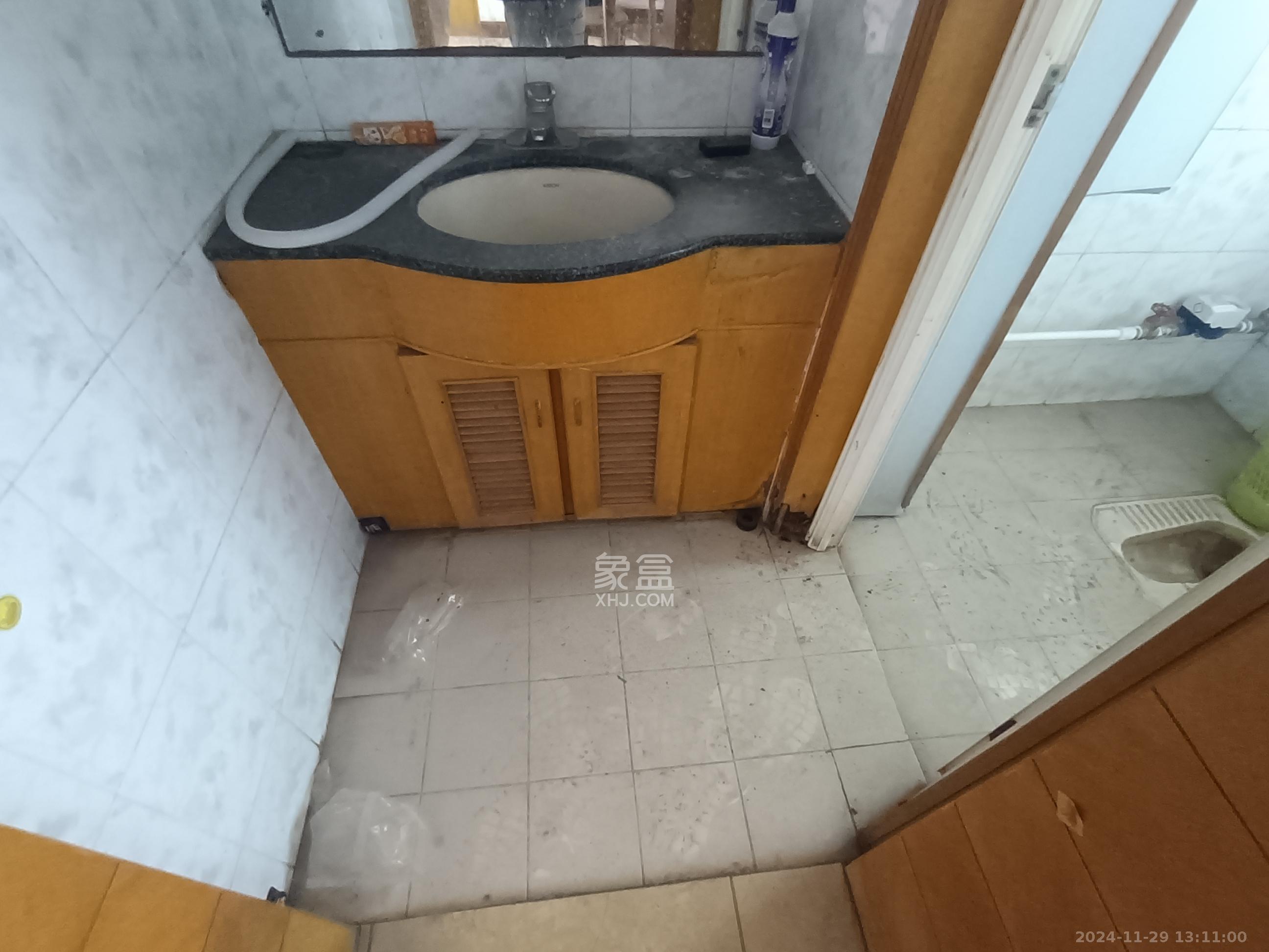 法官公寓 3室2厅2卫 2100.0元/月 法官公寓 3室2厅2卫 2100.0元/月室内图