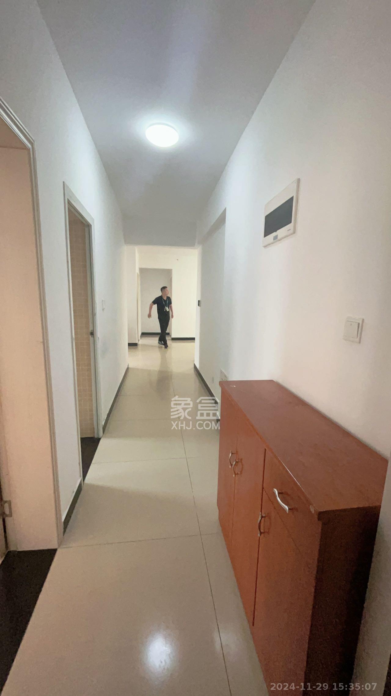 梅溪鑫苑名家 3室2厅1卫 2500.0元/月 梅溪鑫苑名家 3室2厅1卫 2500.0元/月室内图