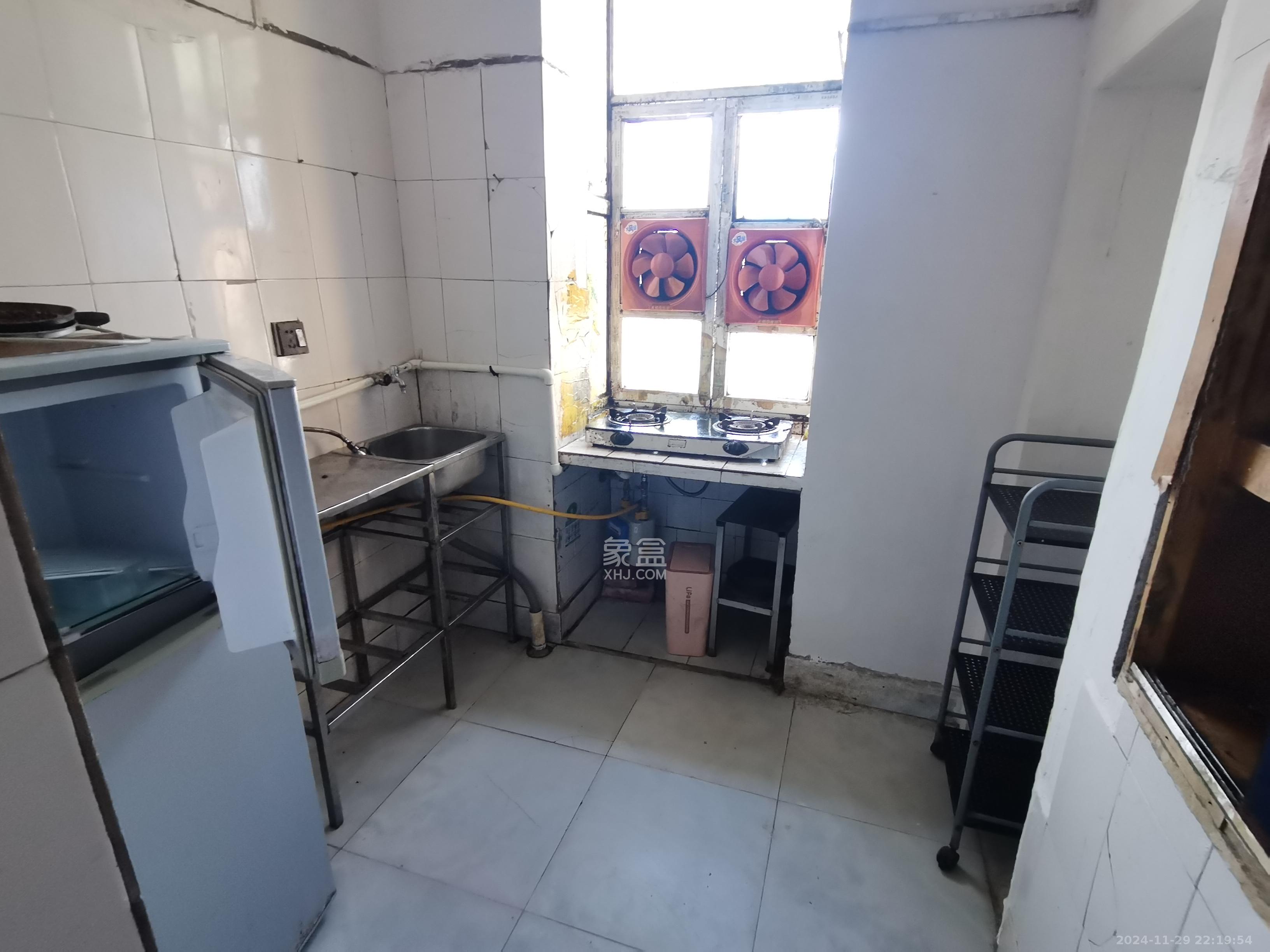 上麻园岭散盘  1室1厅1卫    1400.0元/月 上麻园岭散盘  1室1厅1卫    1400.0元/月室内图