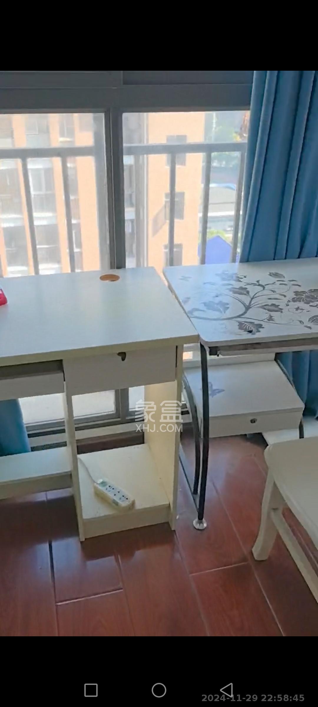 水岸世景  3室2厅1卫   2000.00元/月室内图