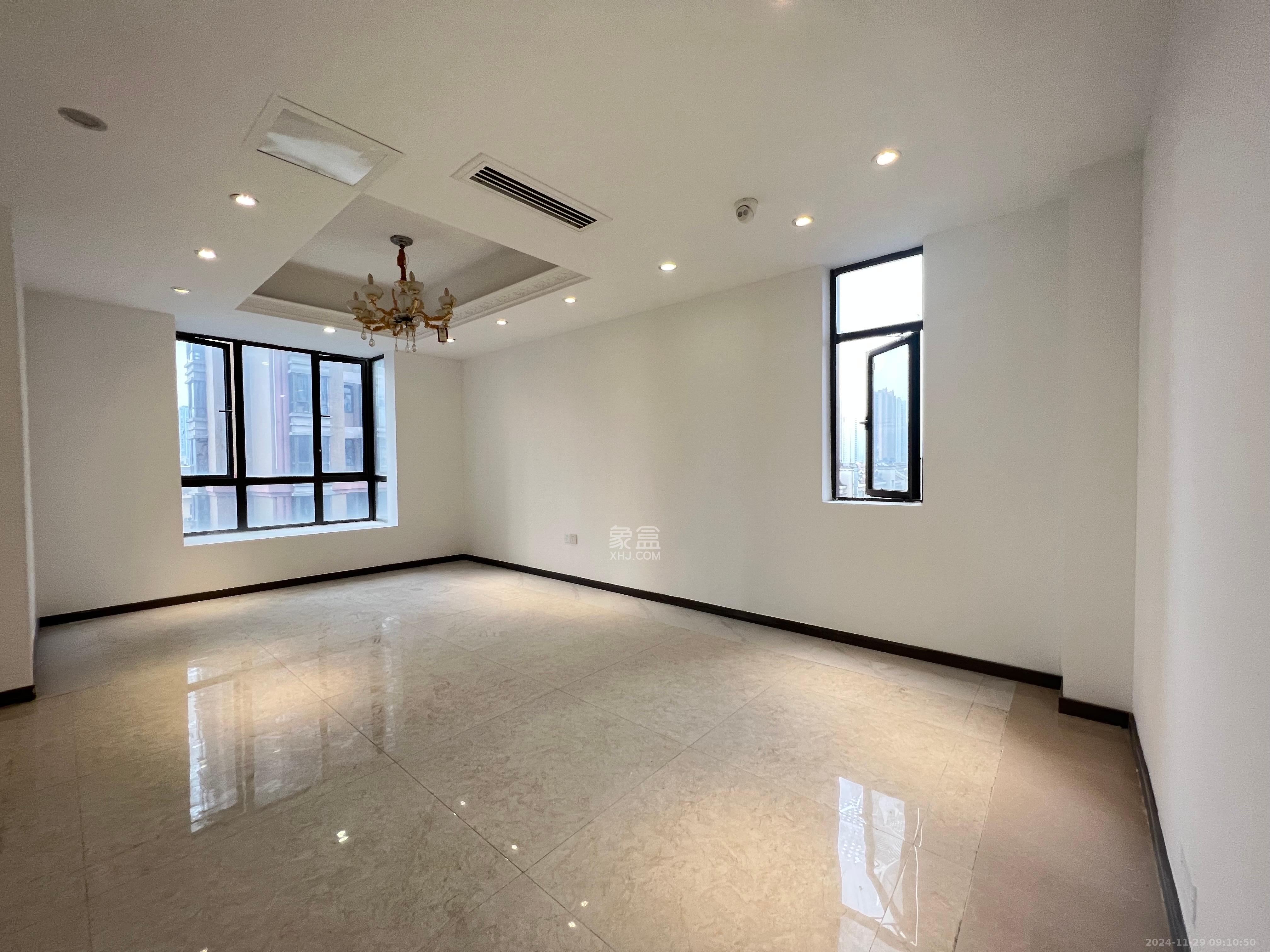 华晨国际公馆 8室2厅1卫 7500.0元/月 华晨国际公馆 8室2厅1卫 7500.0元/月室内图