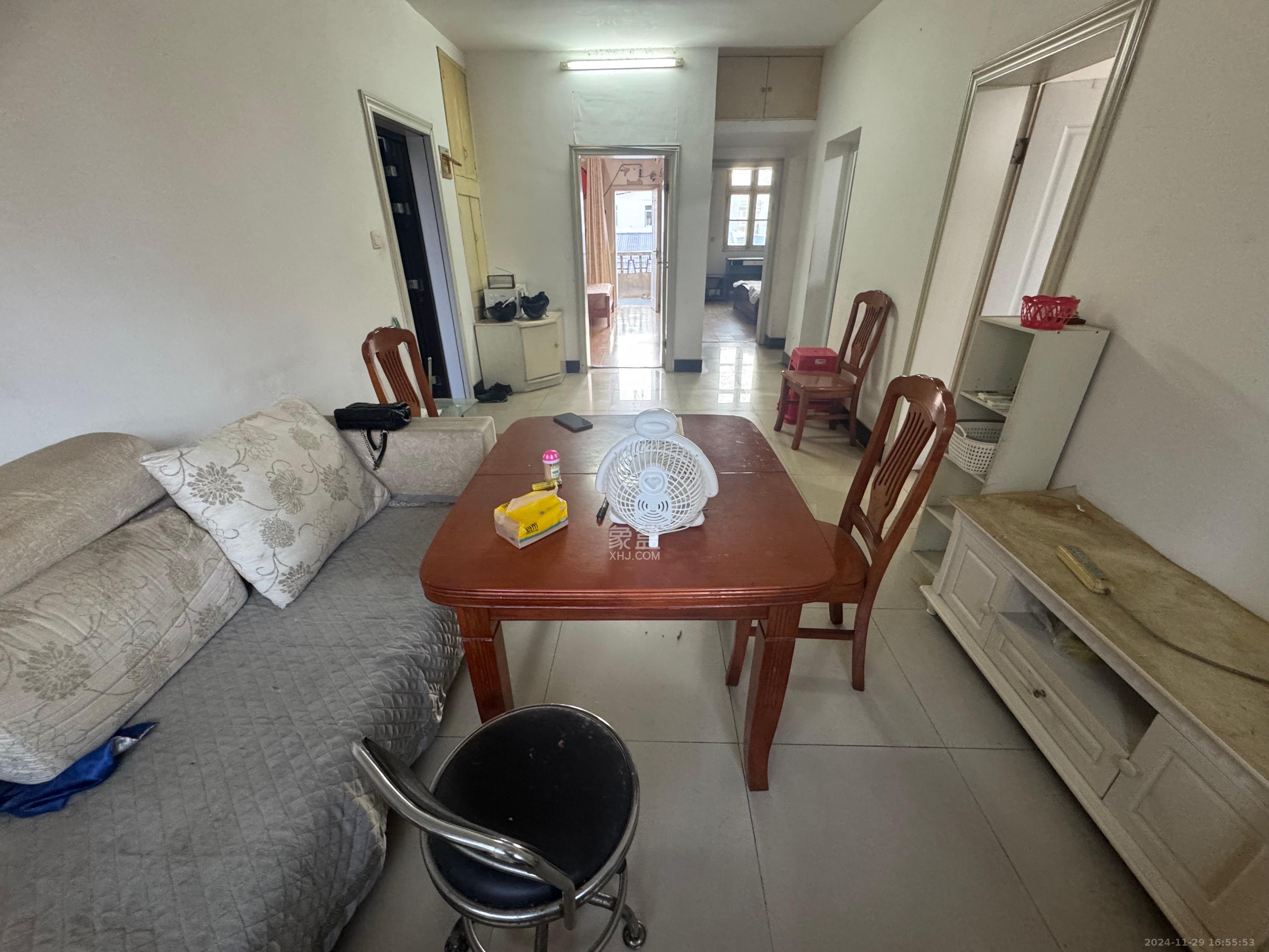 民主东街散盘 3室2厅1卫 2400.0元/月 民主东街散盘 3室2厅1卫 2400.0元/月室内图